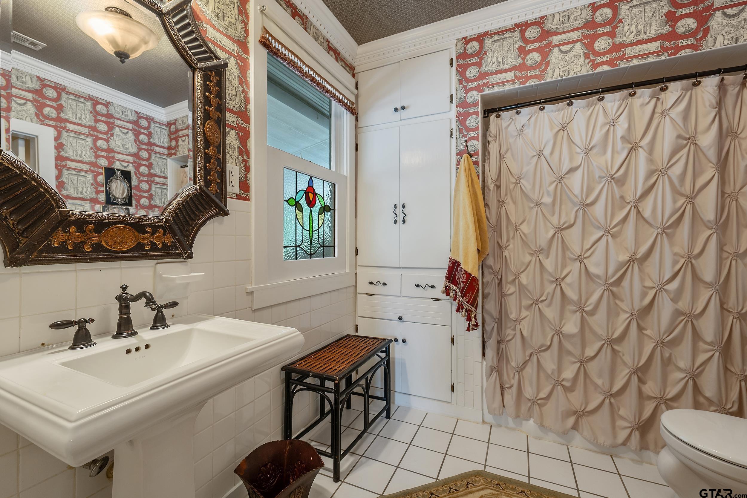 Tyler, Texas 75702, United States, 5 Bedrooms Bedrooms, ,5 BathroomsBathrooms,Residential,Pending,54286