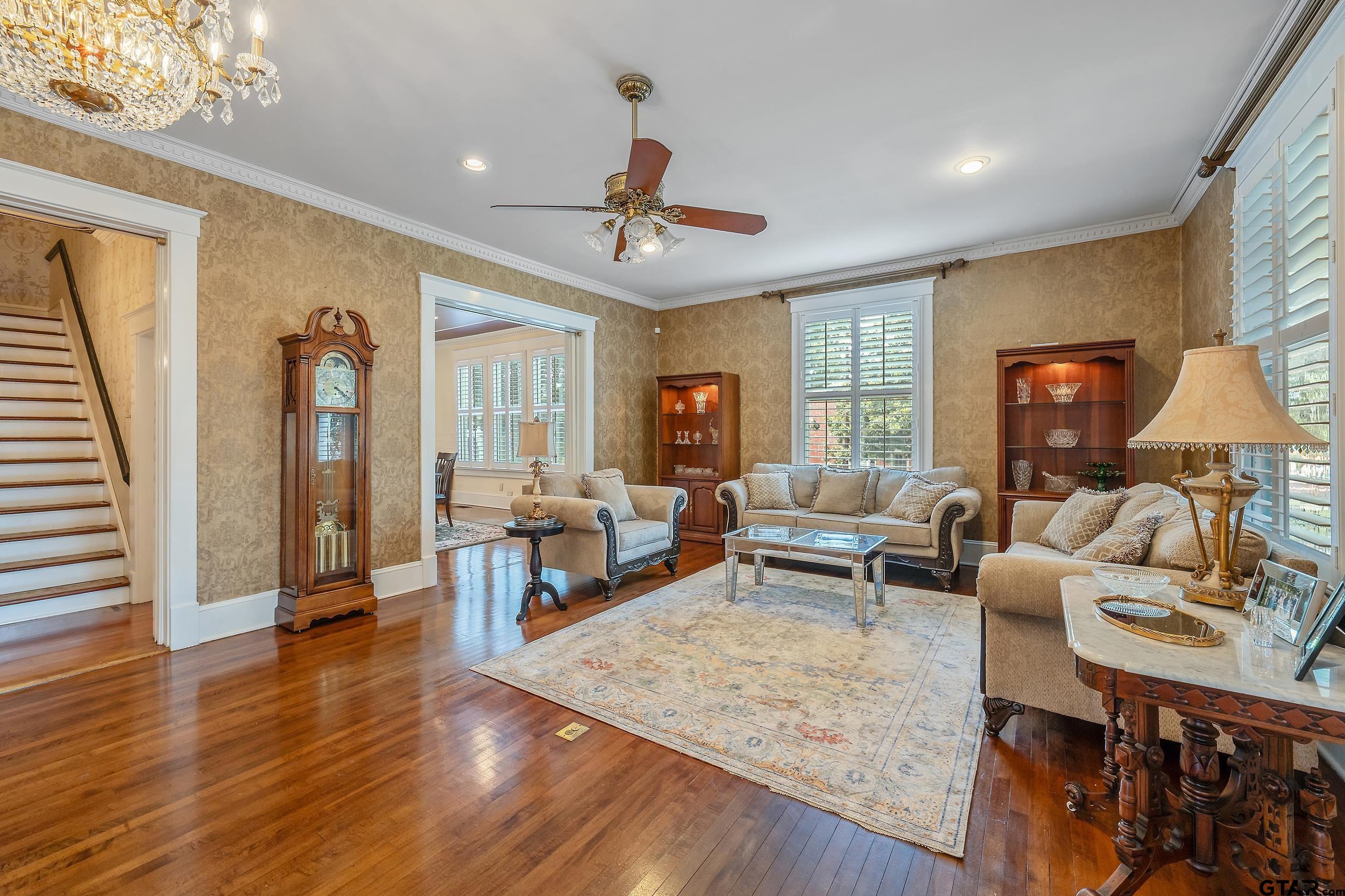 Tyler, Texas 75702, United States, 5 Bedrooms Bedrooms, ,5 BathroomsBathrooms,Residential,Pending,54286