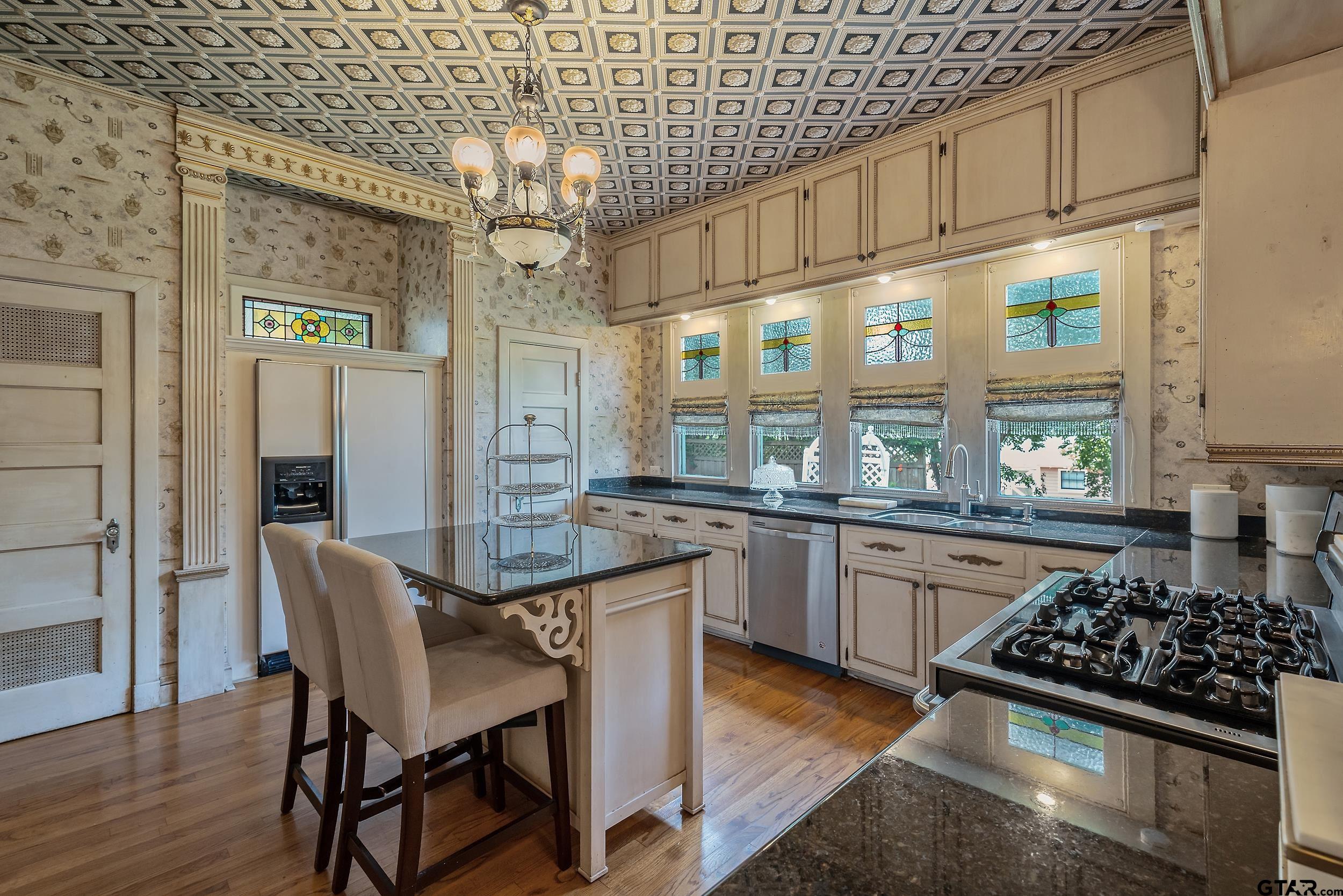 Tyler, Texas 75702, United States, 5 Bedrooms Bedrooms, ,5 BathroomsBathrooms,Residential,Pending,54286