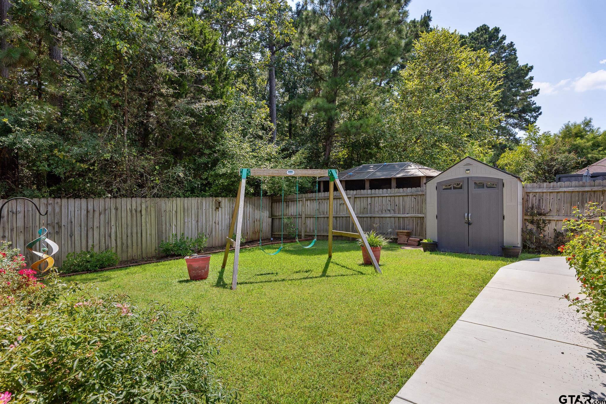 Flint, Texas 75762, United States, 3 Bedrooms Bedrooms, ,3 BathroomsBathrooms,Residential,Active,226634