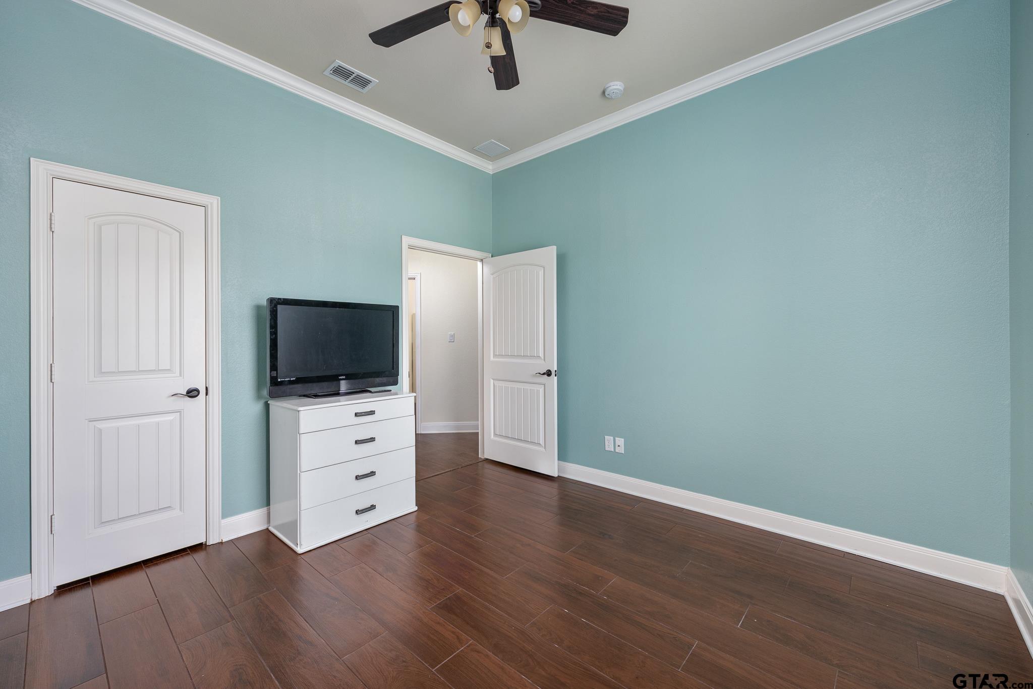 Flint, Texas 75762, United States, 3 Bedrooms Bedrooms, ,3 BathroomsBathrooms,Residential,Active,226634