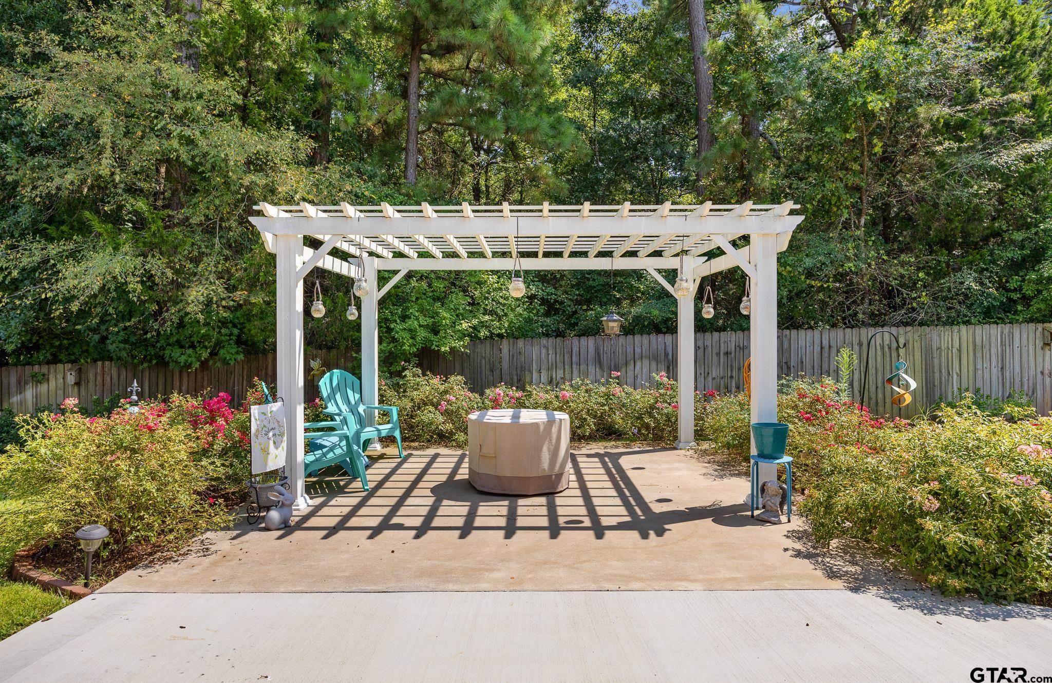 Flint, Texas 75762, United States, 3 Bedrooms Bedrooms, ,3 BathroomsBathrooms,Residential,Active,226634