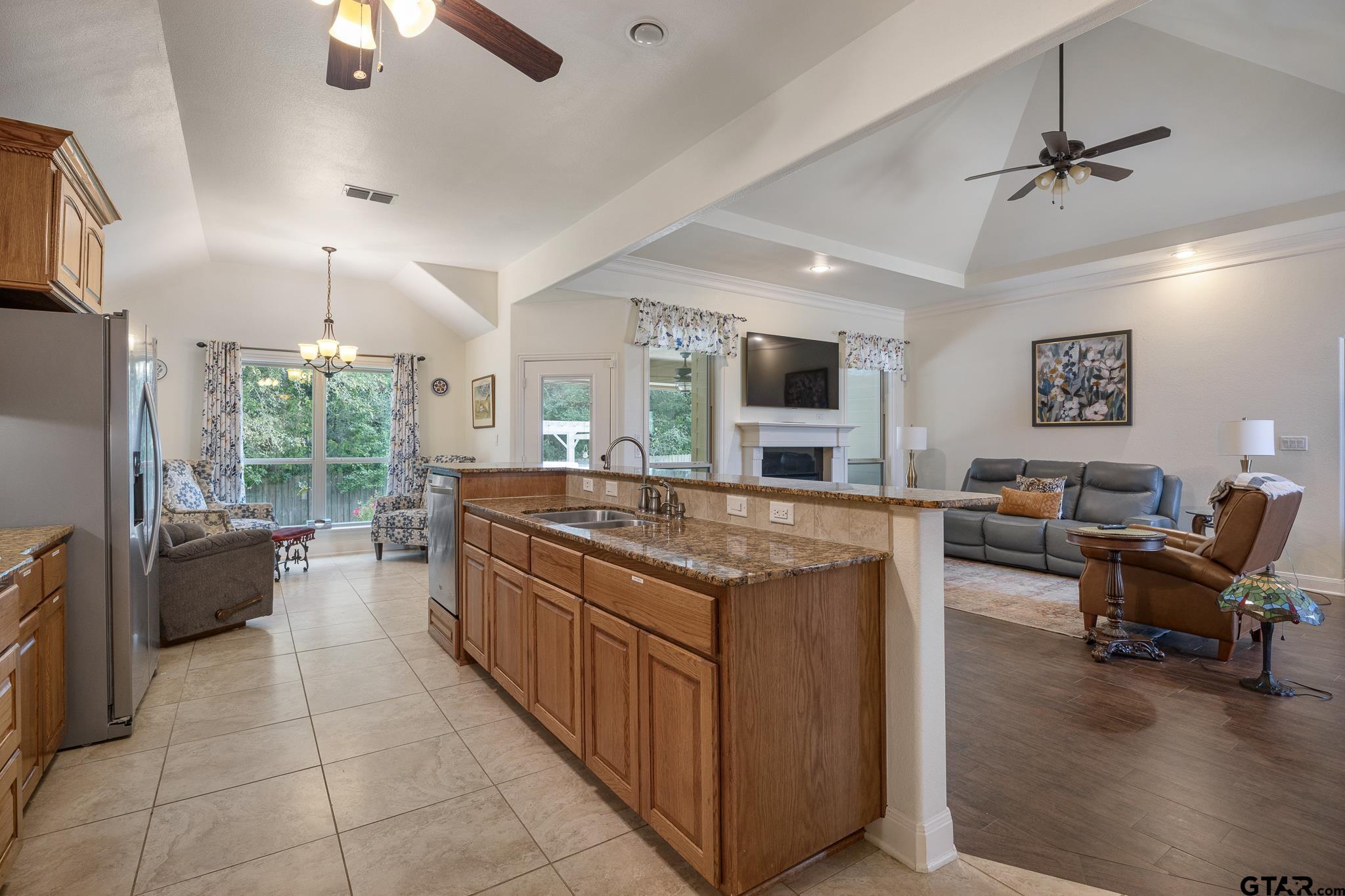 Flint, Texas 75762, United States, 3 Bedrooms Bedrooms, ,3 BathroomsBathrooms,Residential,Active,226634