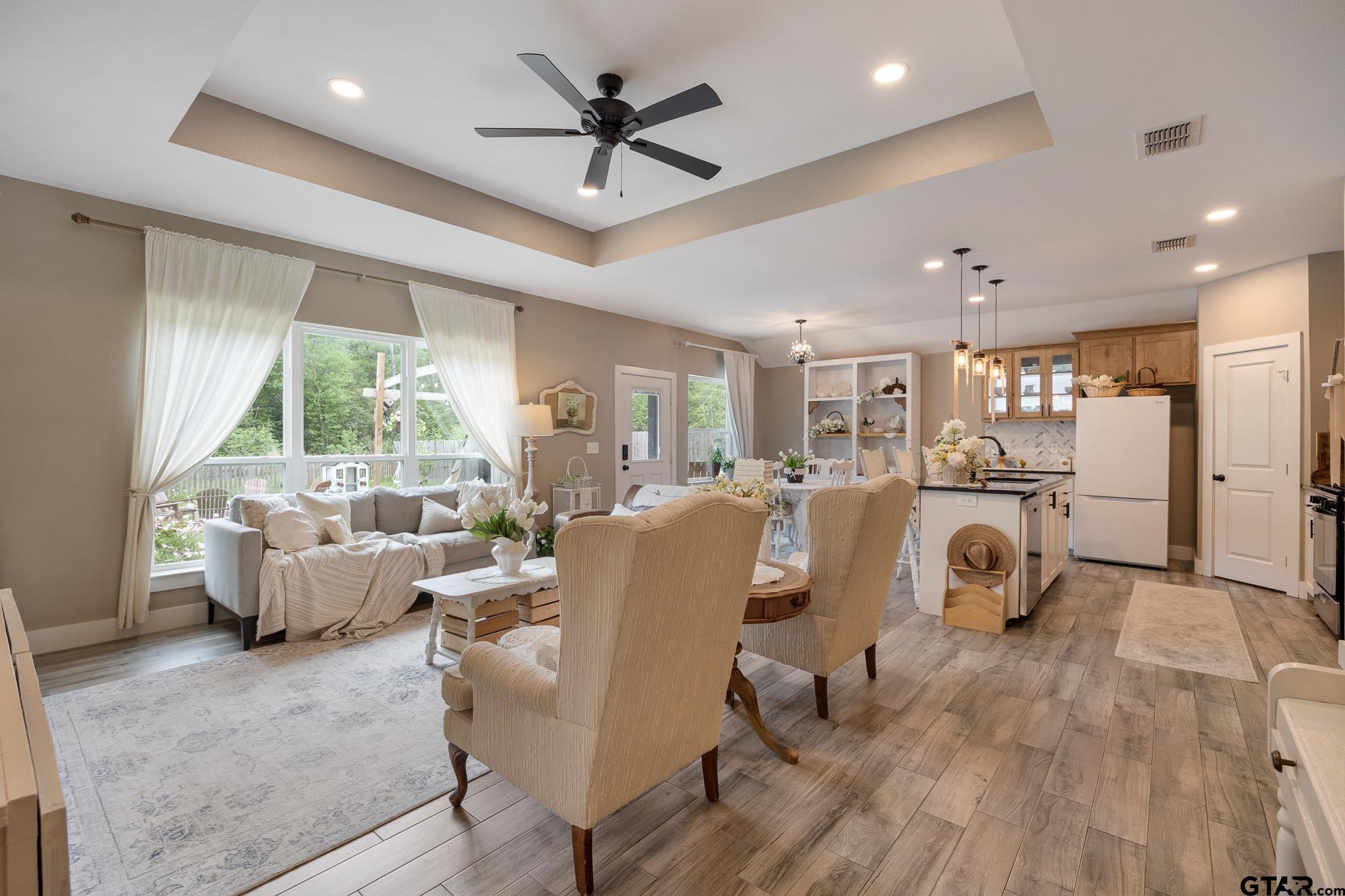 16030 Crossing Circle