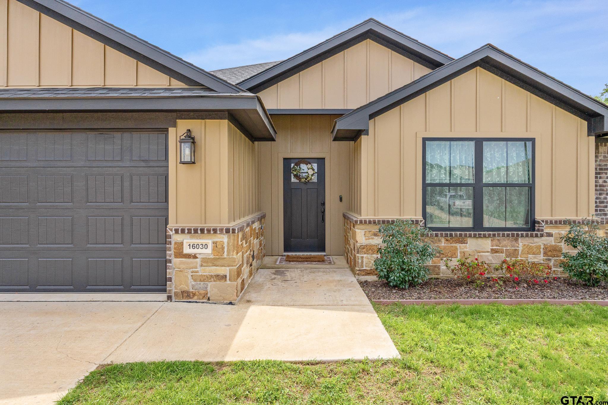 16030 Crossing Circle