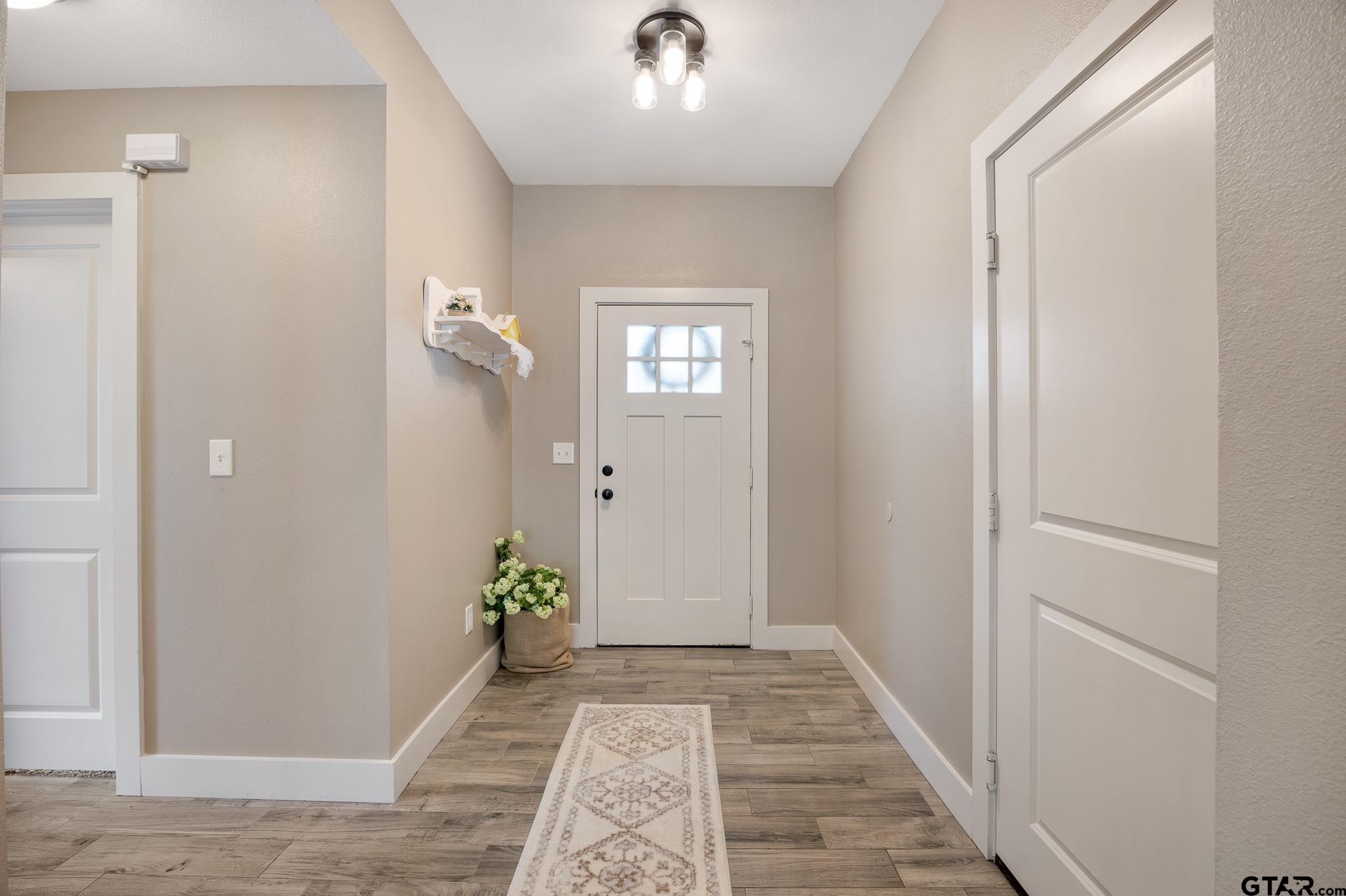 16030 Crossing Circle