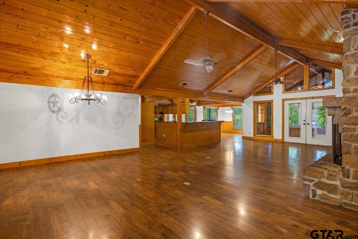 2040 Valleywood Trail