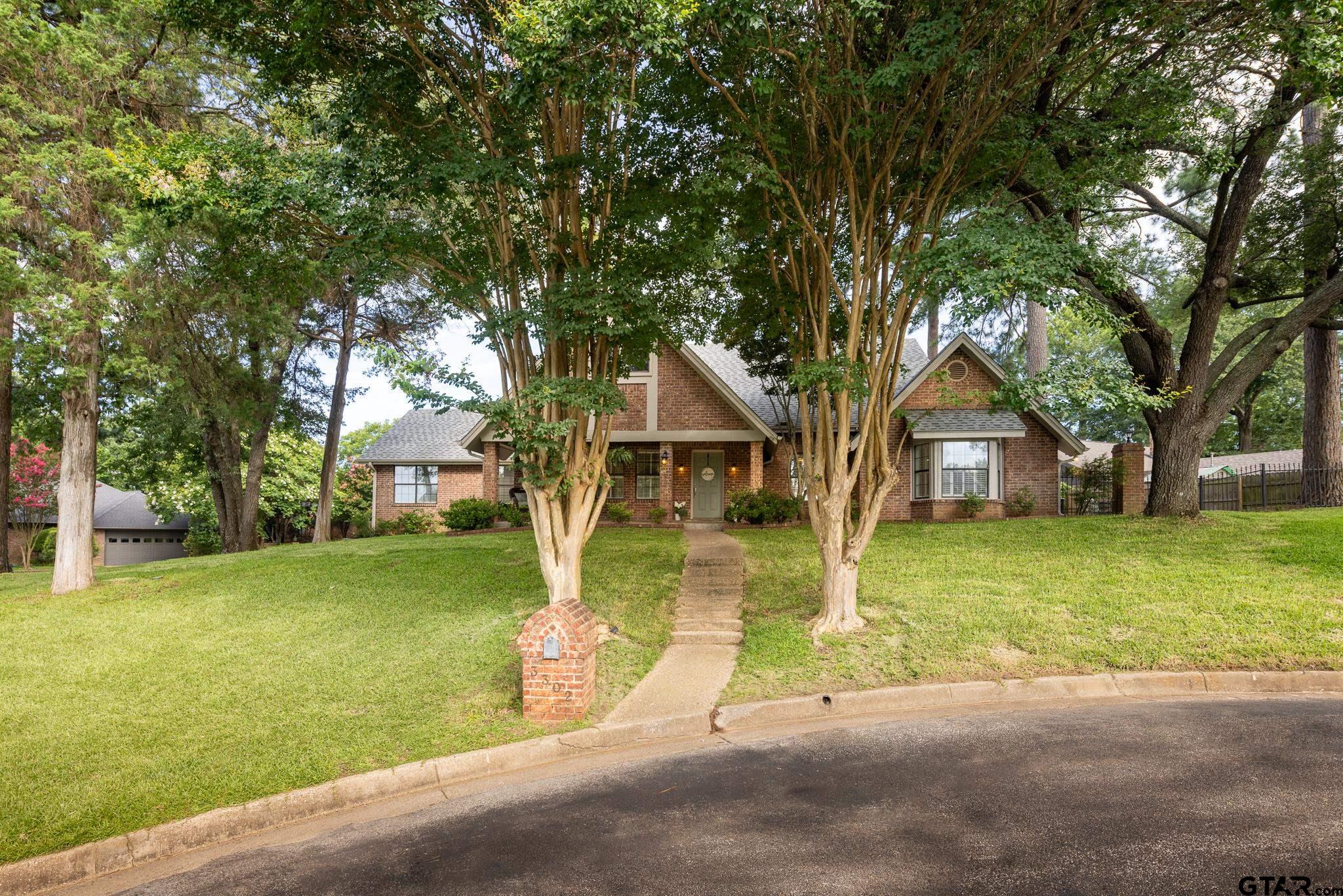 3302 Moss Glen Circle