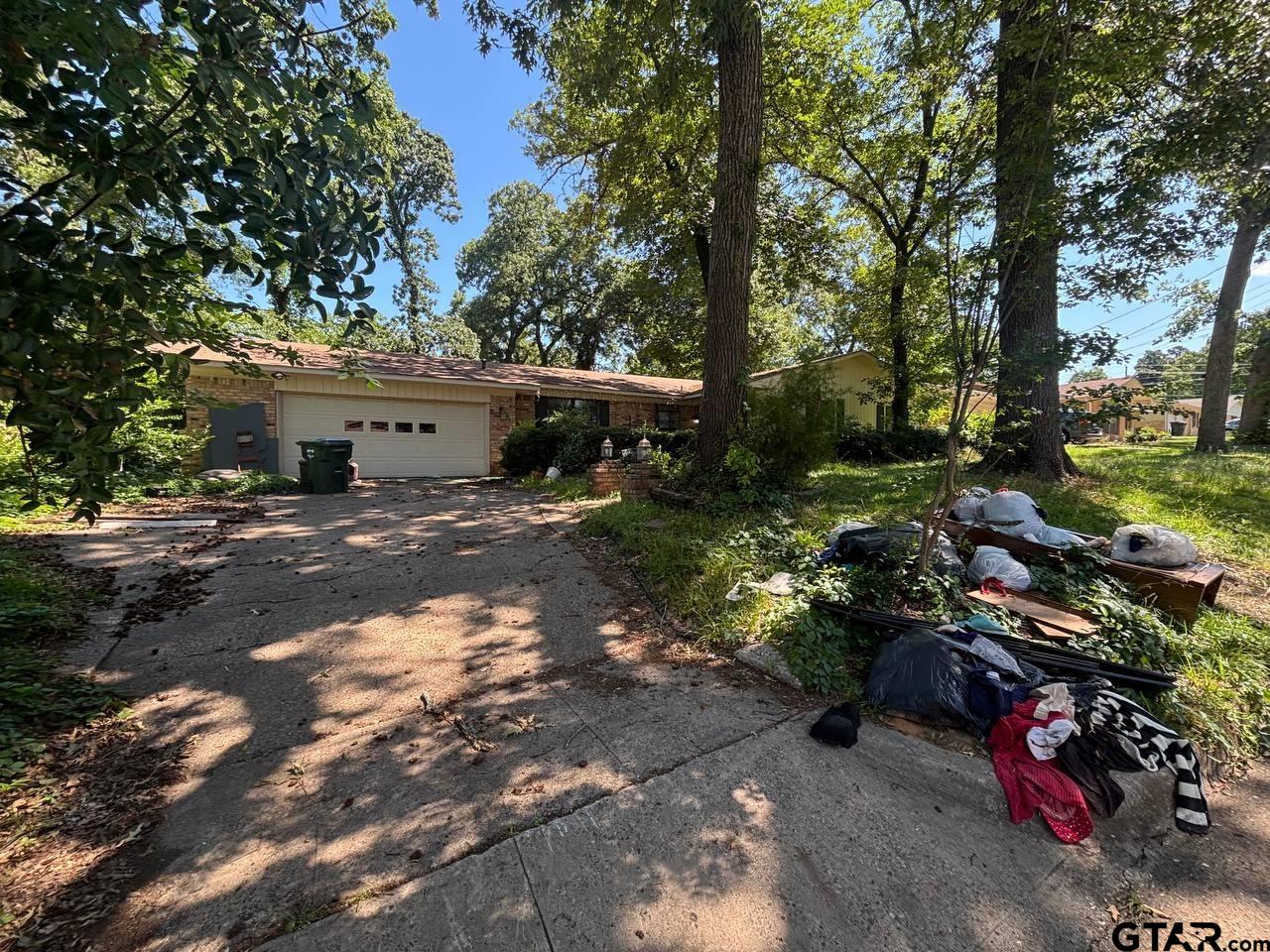 3318 Timberlane Dr