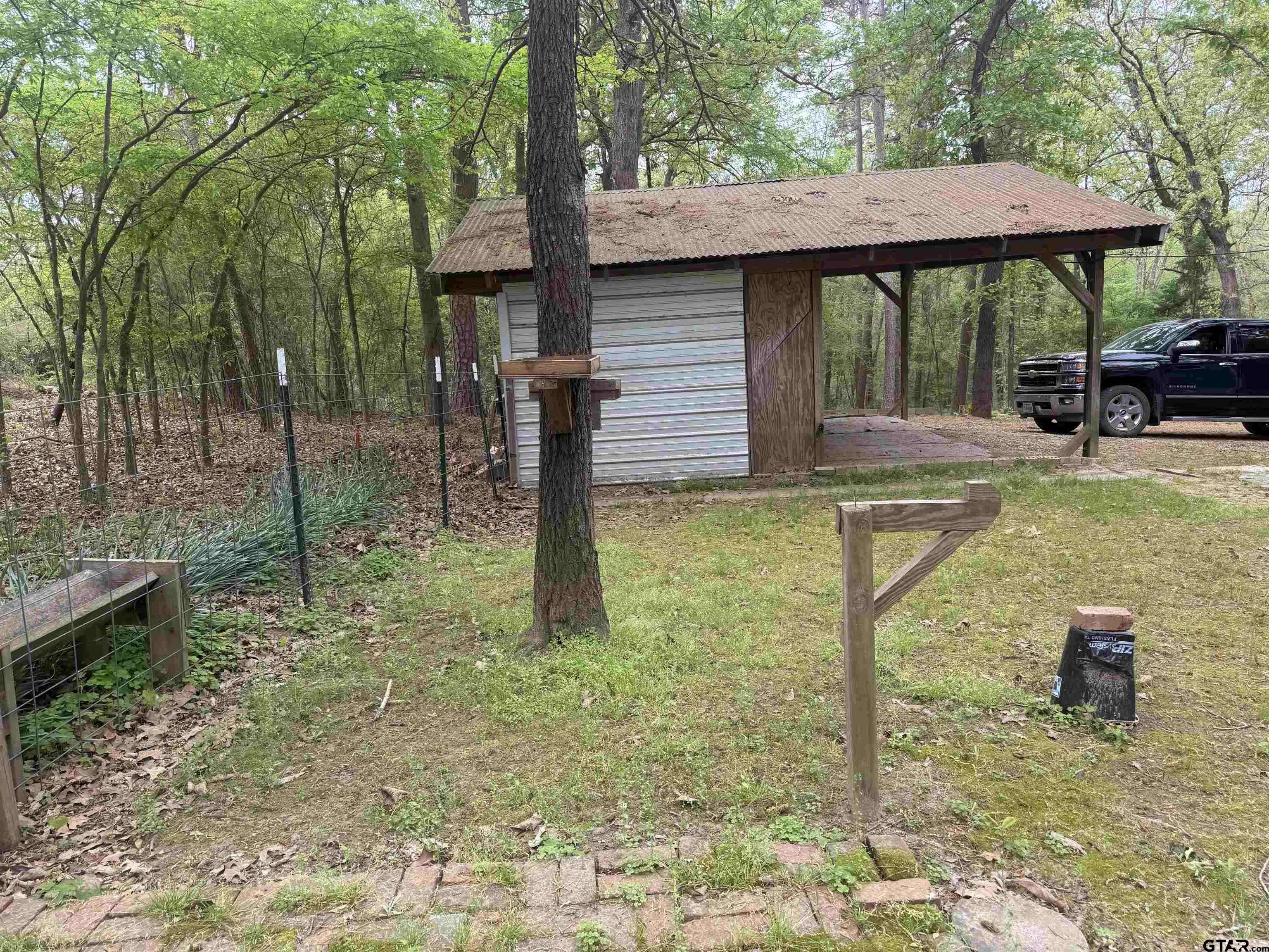 313 Private Road 8693