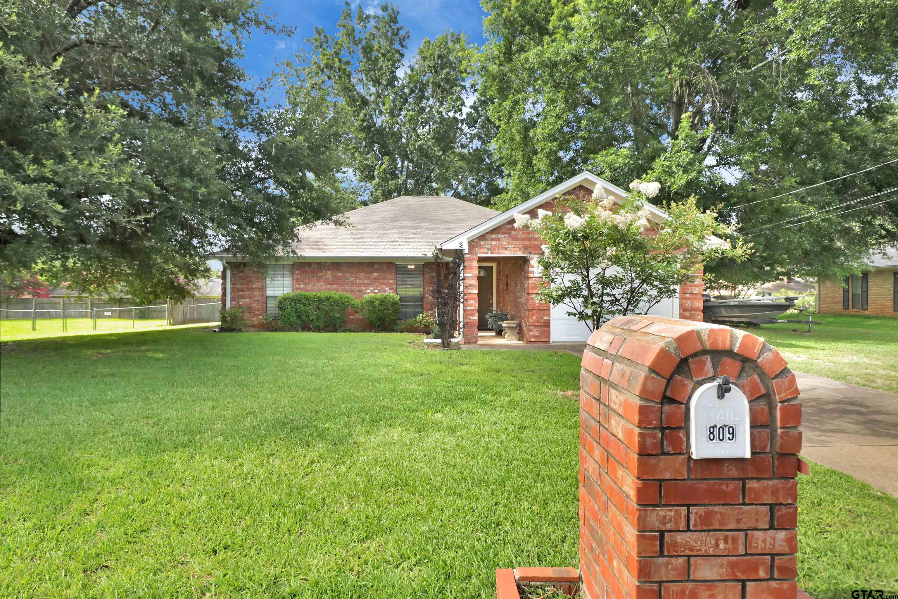 809 Willowcreek