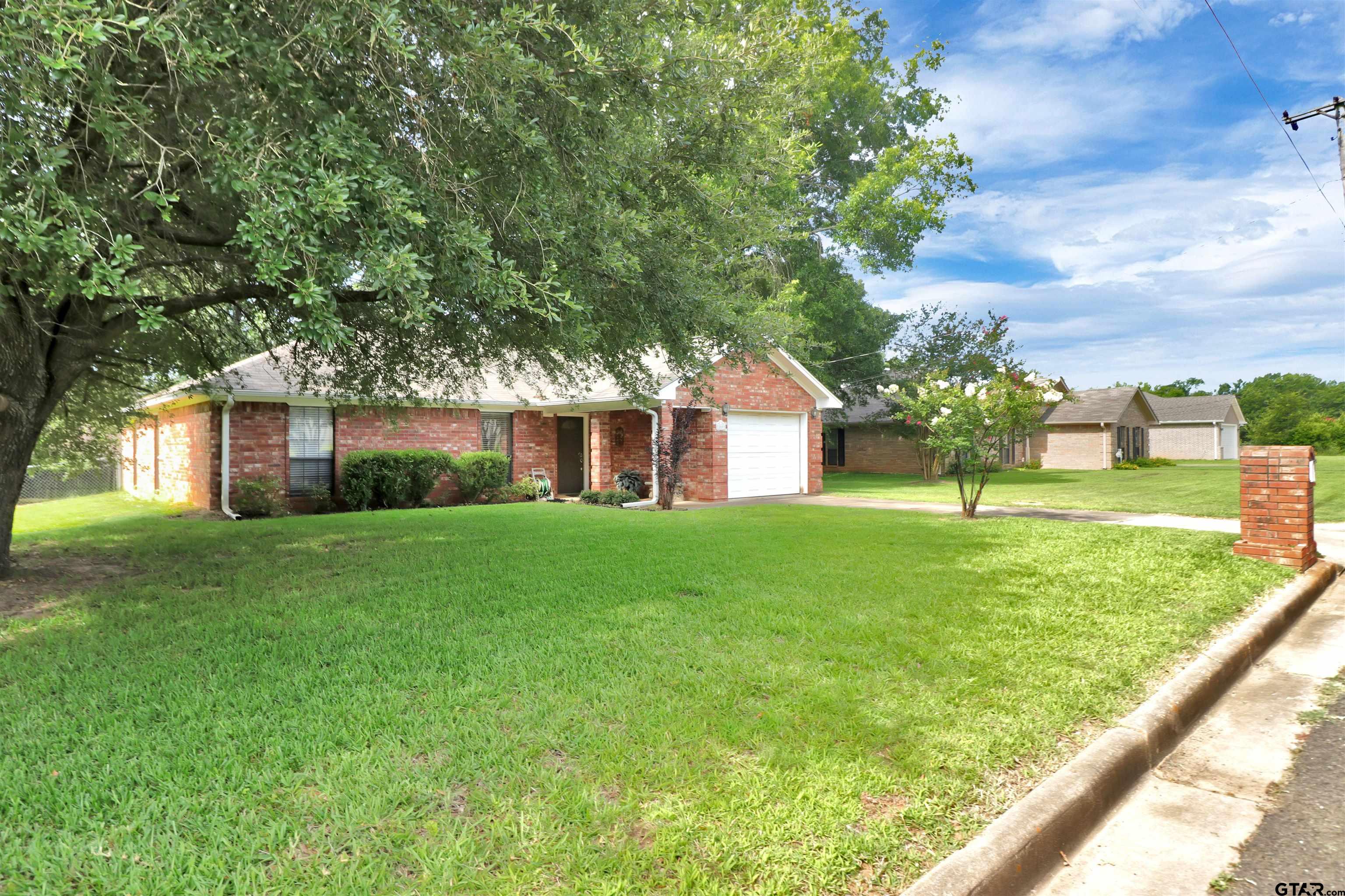 809 Willowcreek