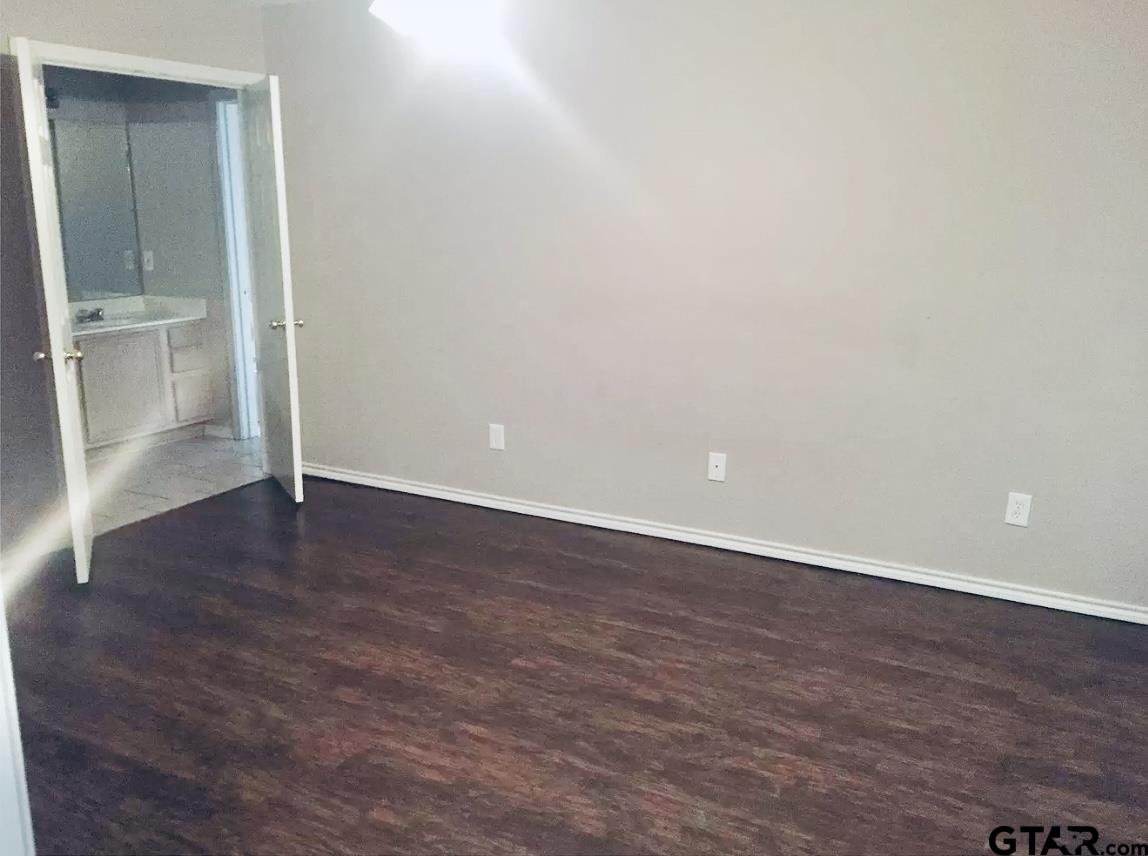 Tyler, Texas 75703, United States, 6 Bedrooms Bedrooms, ,4 BathroomsBathrooms,Residential,Pending,57529