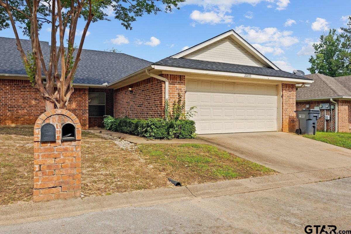 Tyler, Texas 75703, United States, 6 Bedrooms Bedrooms, ,4 BathroomsBathrooms,Residential,Pending,57529