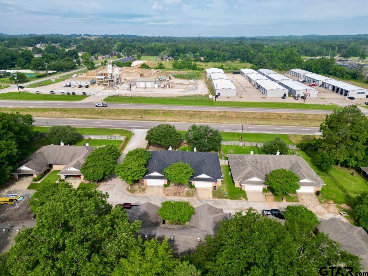 Tyler, Texas 75703, United States, 6 Bedrooms Bedrooms, ,4 BathroomsBathrooms,Residential,Pending,57529