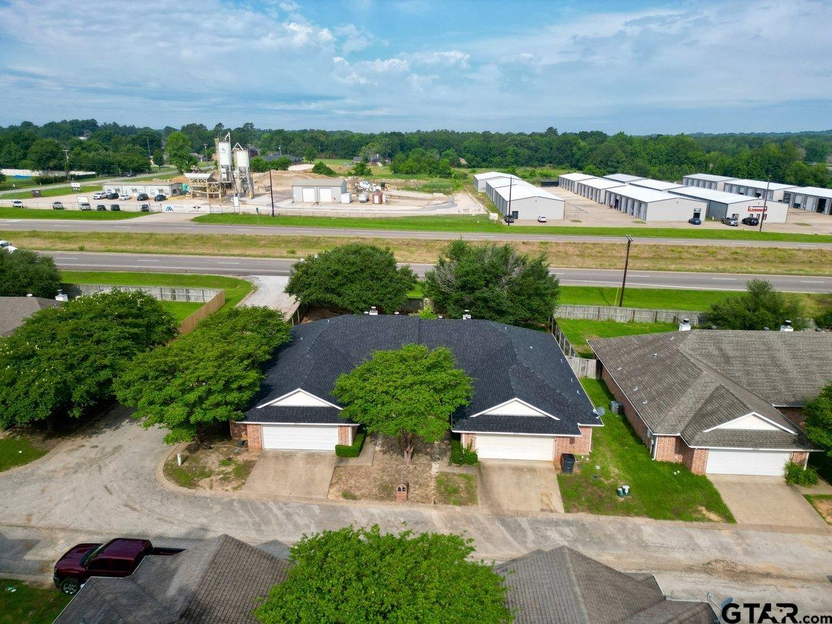 Tyler, Texas 75703, United States, 6 Bedrooms Bedrooms, ,4 BathroomsBathrooms,Residential,Pending,57529