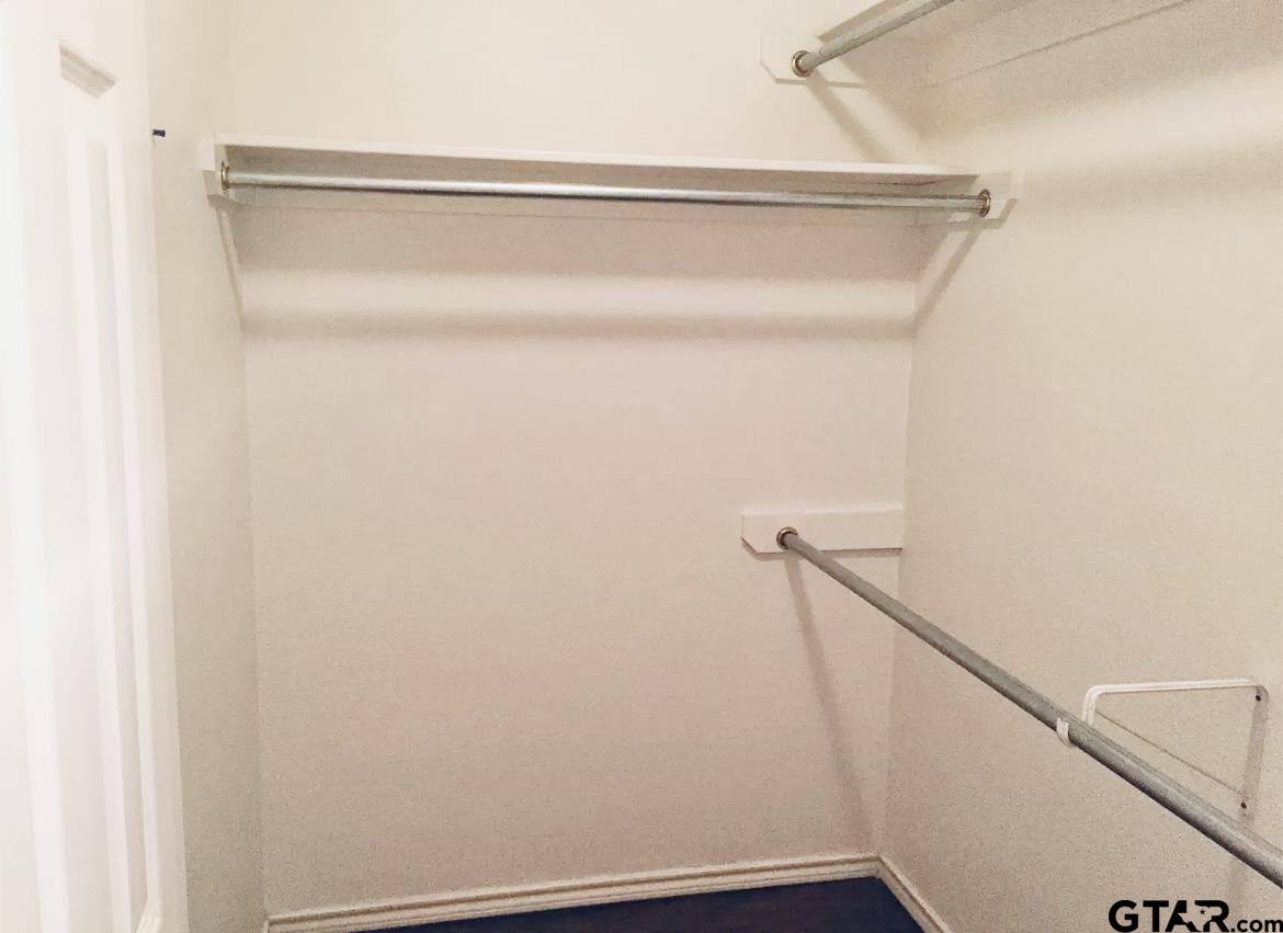 Tyler, Texas 75703, United States, 6 Bedrooms Bedrooms, ,4 BathroomsBathrooms,Residential,Pending,57529