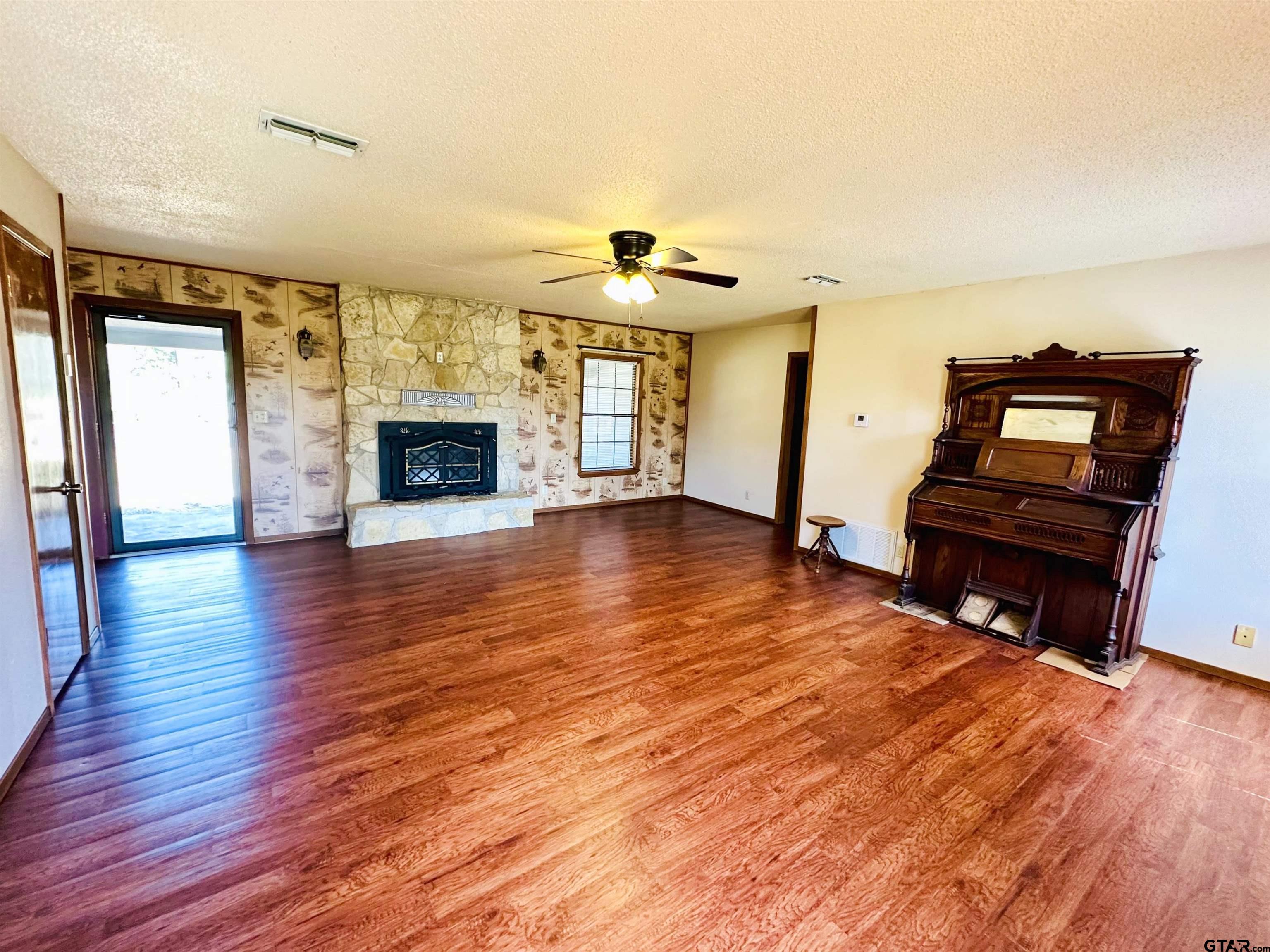 318 SE County Road 4265