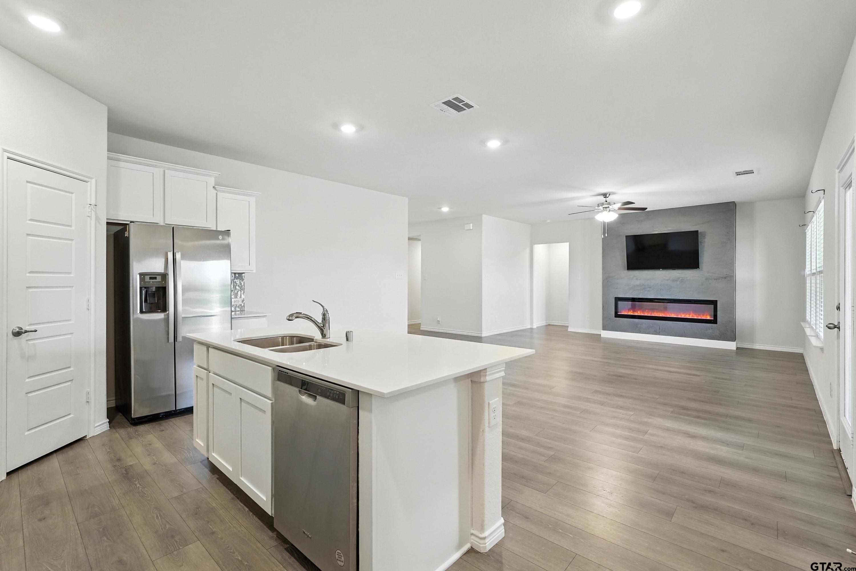 211 Exploration Way