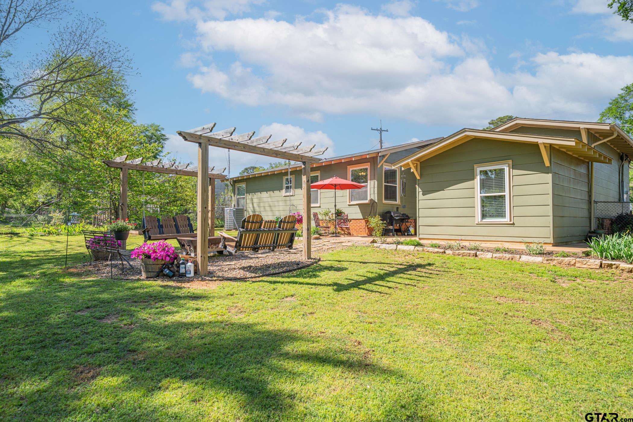 1219 E First