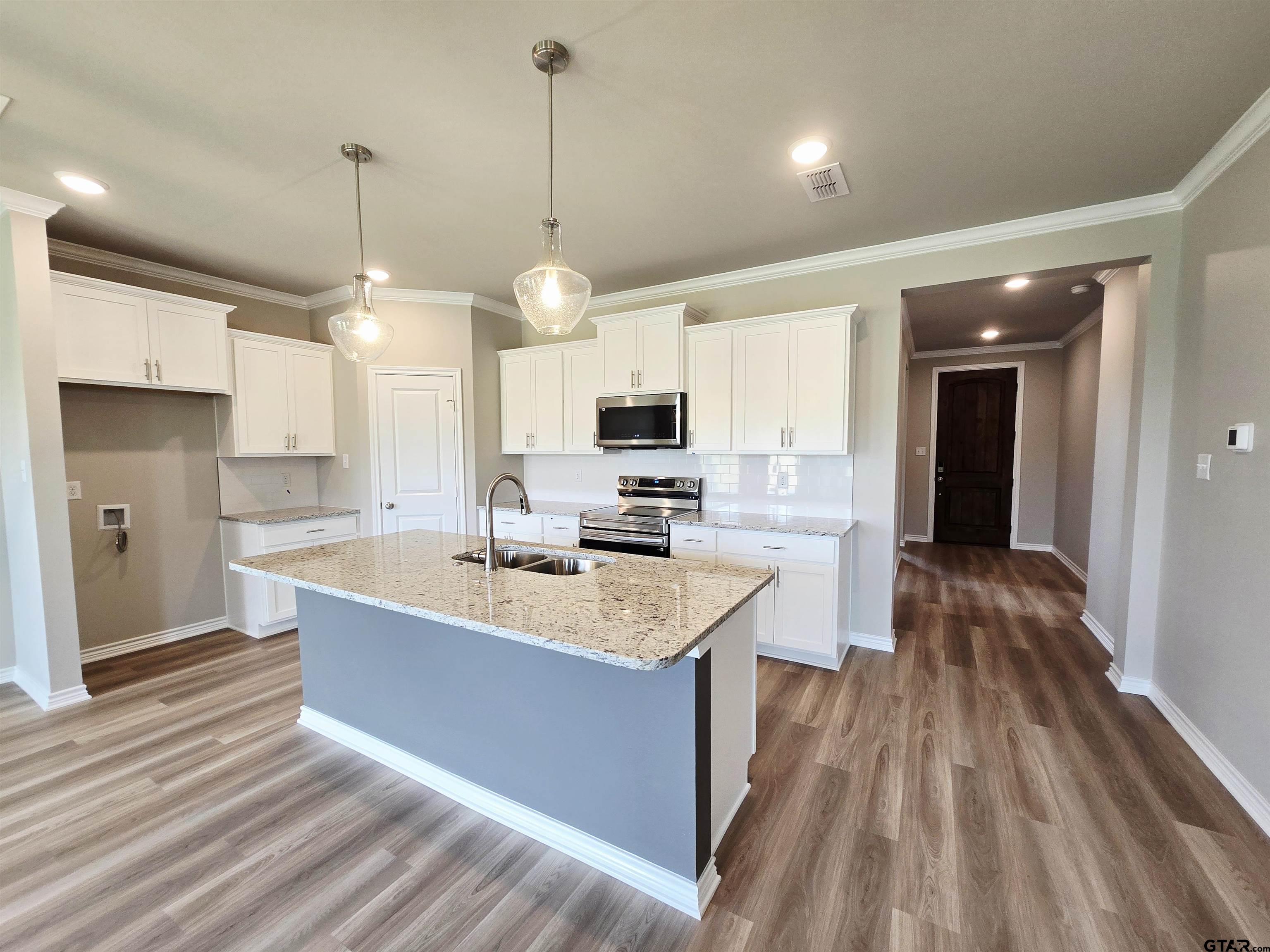 306 Driftwood Way