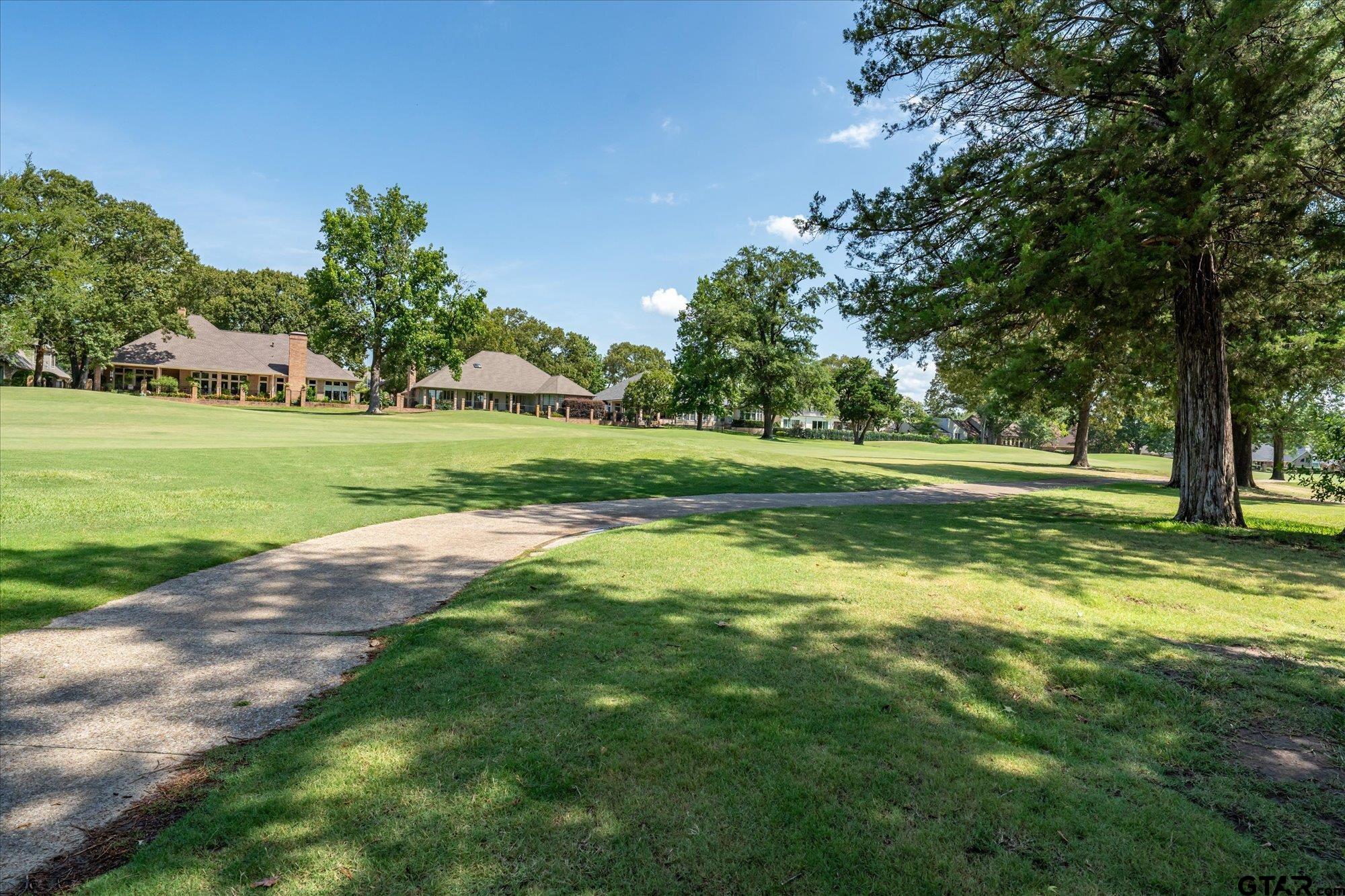 1431 Hollytree Pl