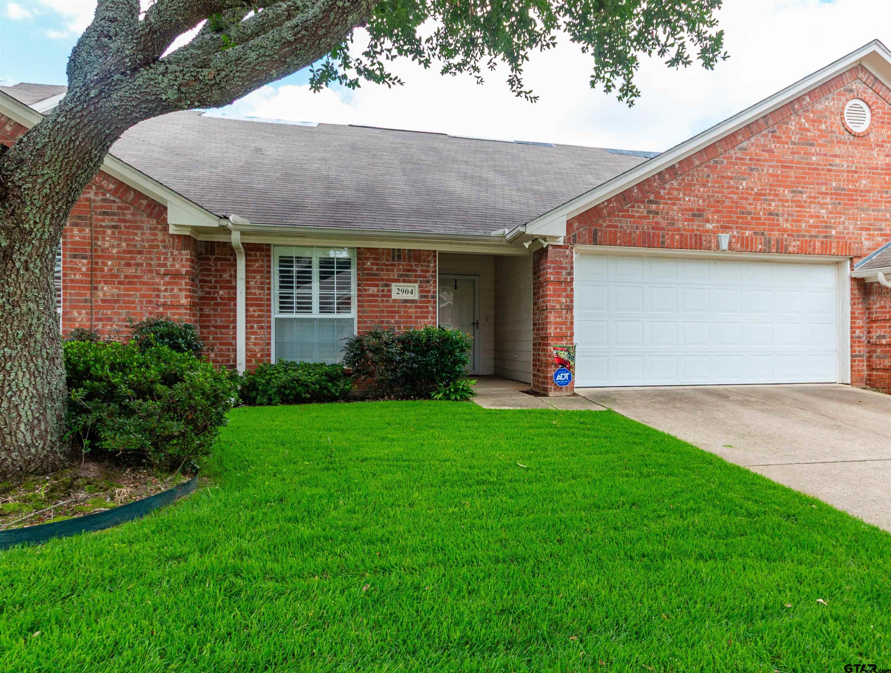 5401 Hollytree Dr #2904