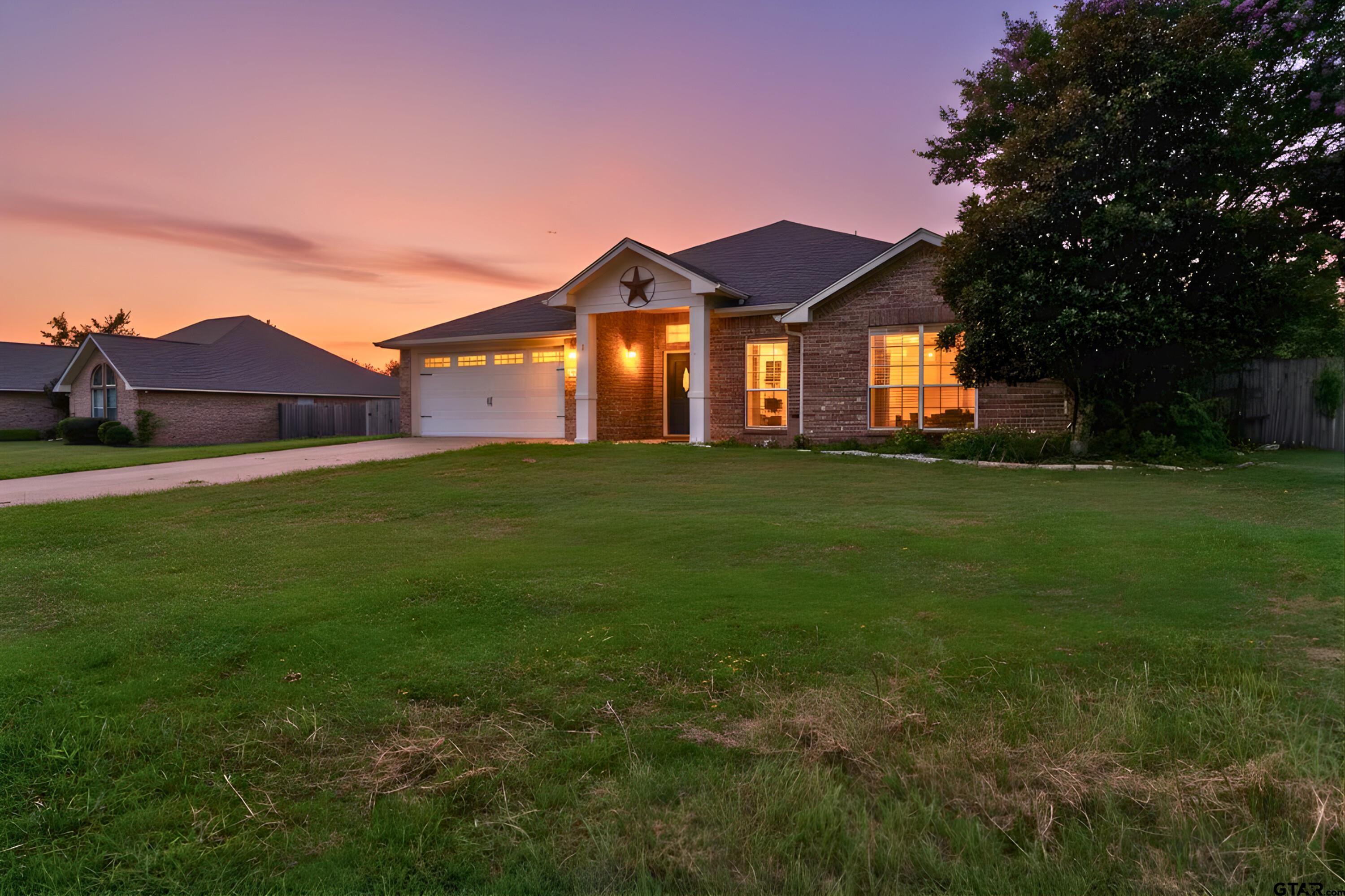 833 Greenwood Circle