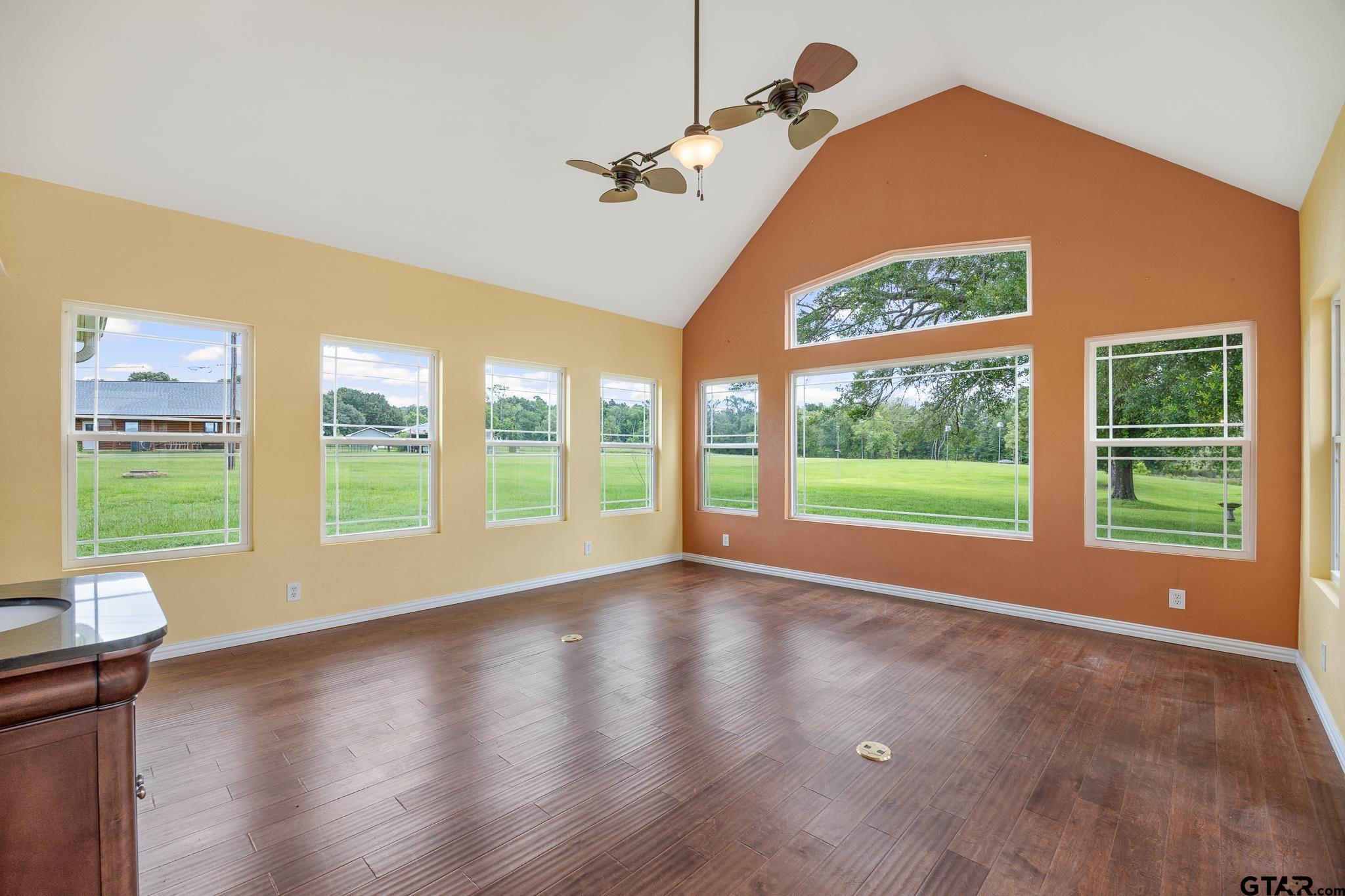 11822 County Road 283 E