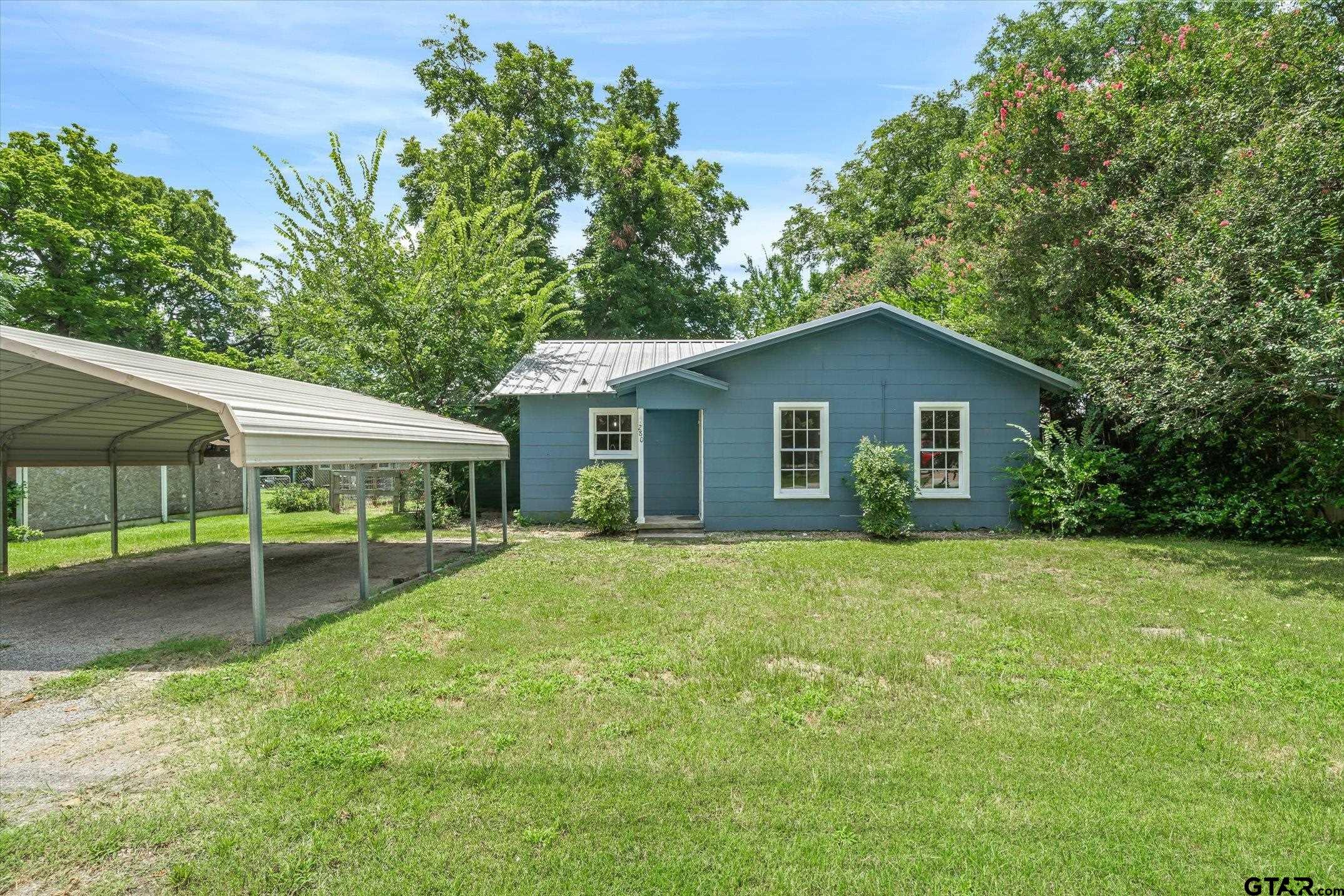 280 E North St