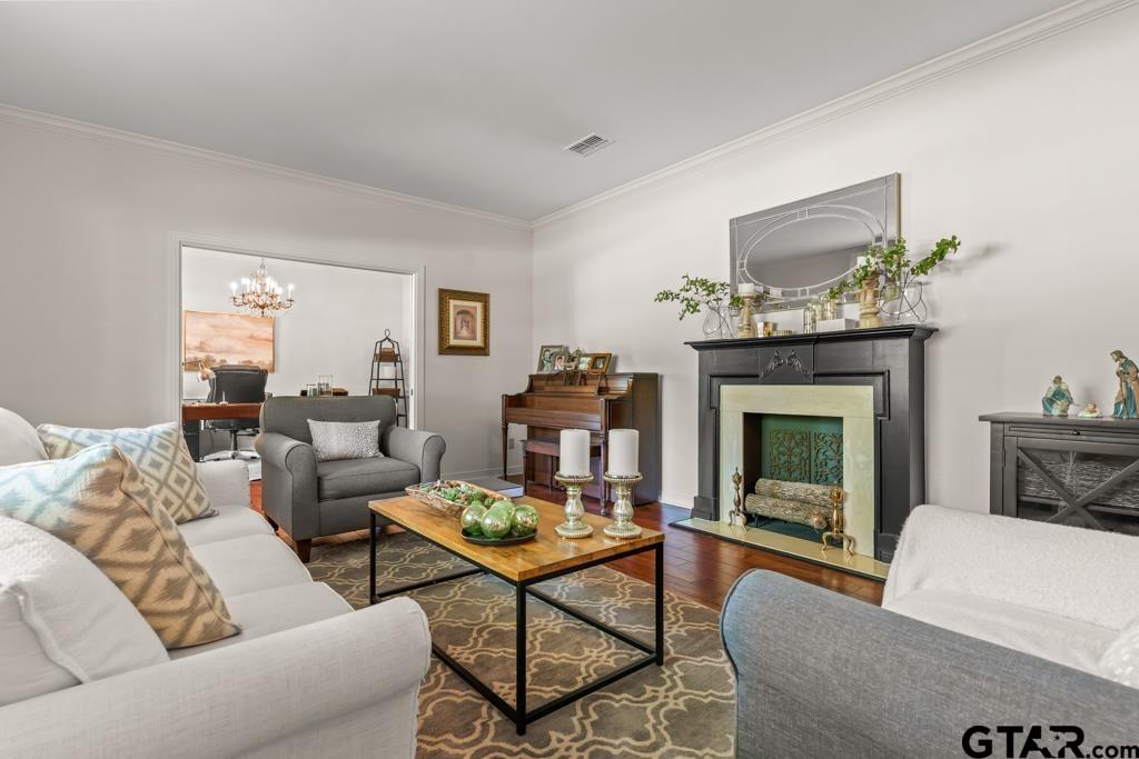 1805 Greenway Street