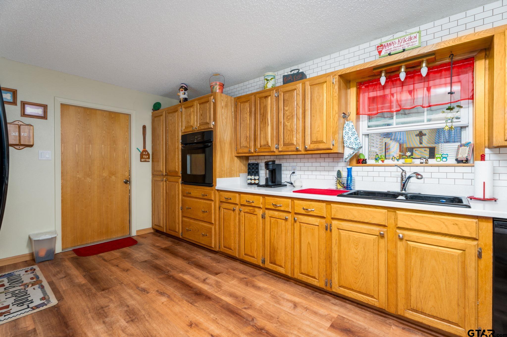 Troup, Texas 75789, United States, 3 Bedrooms Bedrooms, ,2 BathroomsBathrooms,Residential,Pending,54832