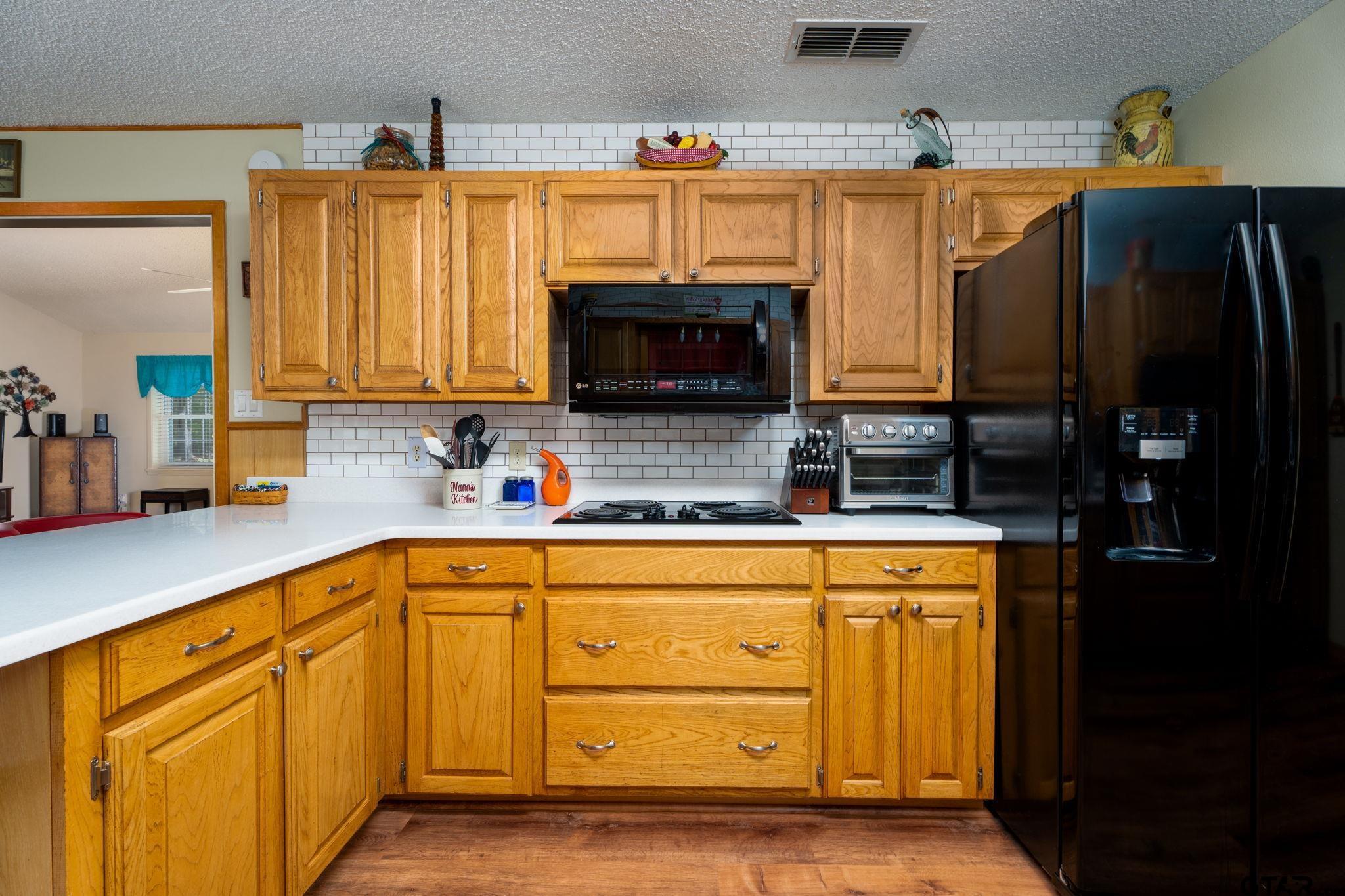 Troup, Texas 75789, United States, 3 Bedrooms Bedrooms, ,2 BathroomsBathrooms,Residential,Pending,54832