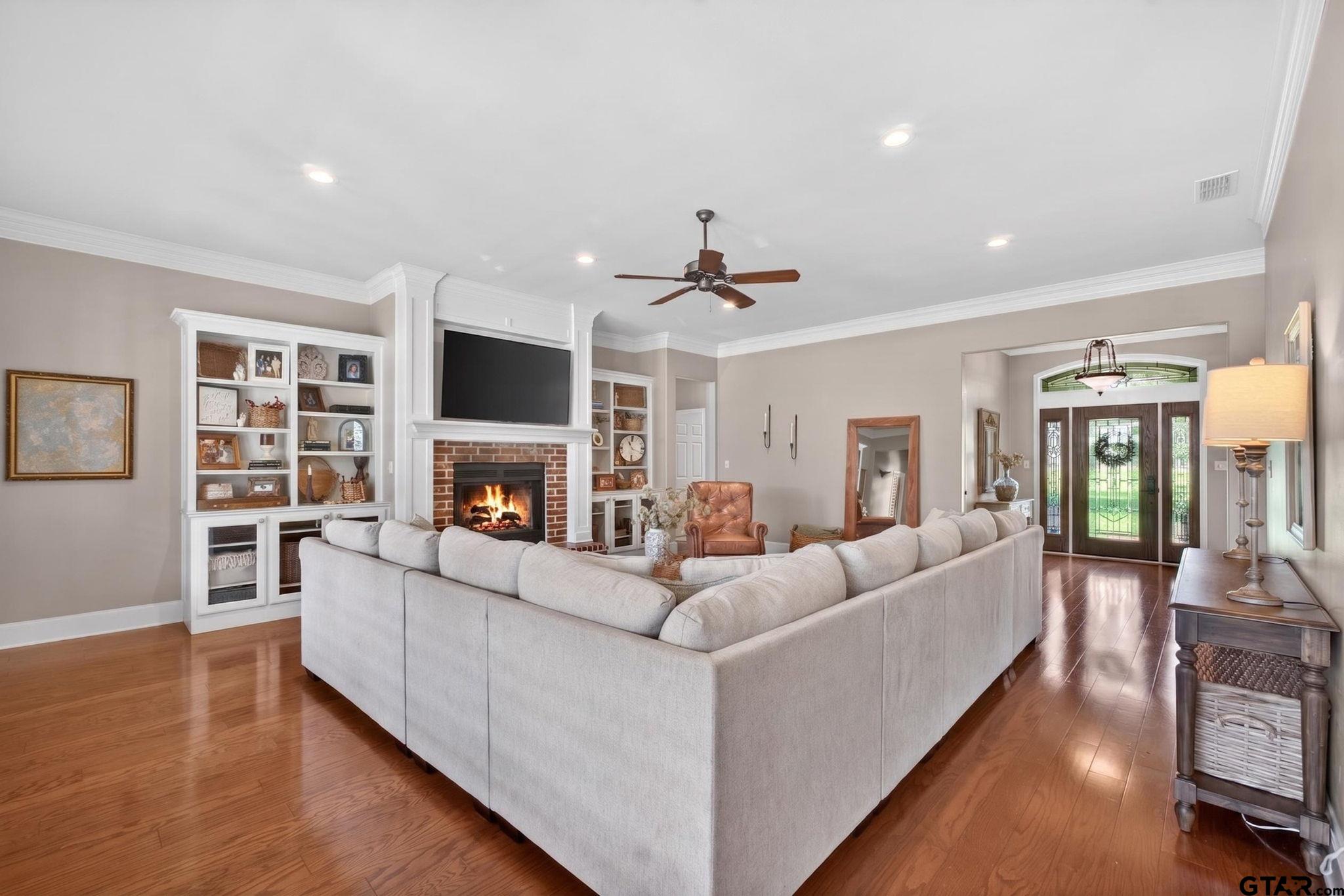 305 Hines Crossing