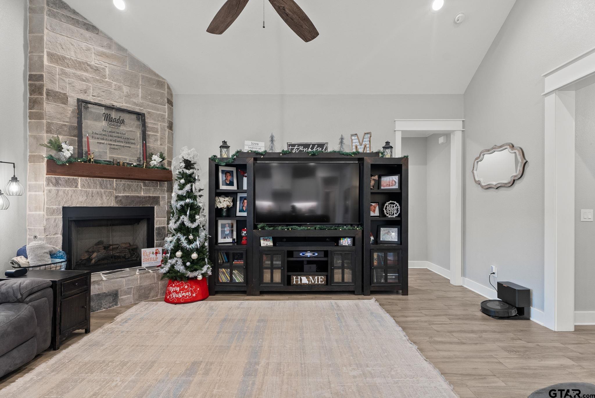 13937 Magnolia Grove