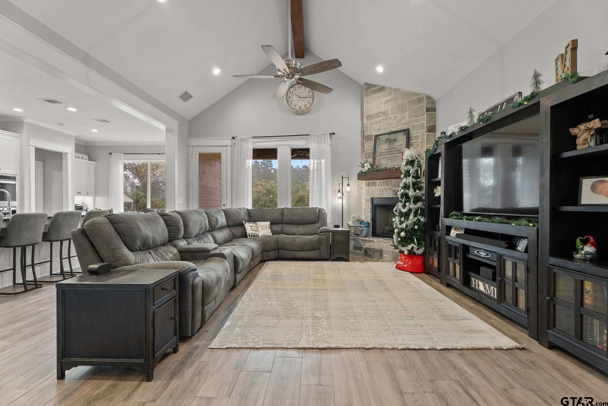 13937 Magnolia Grove