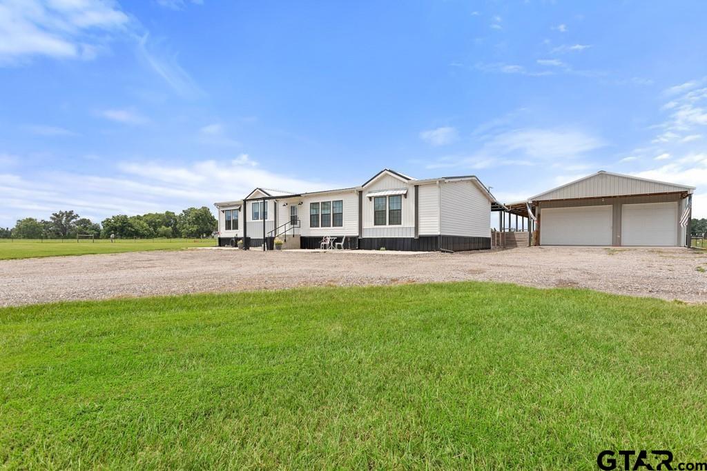 8642 & 8644 S Fm 779