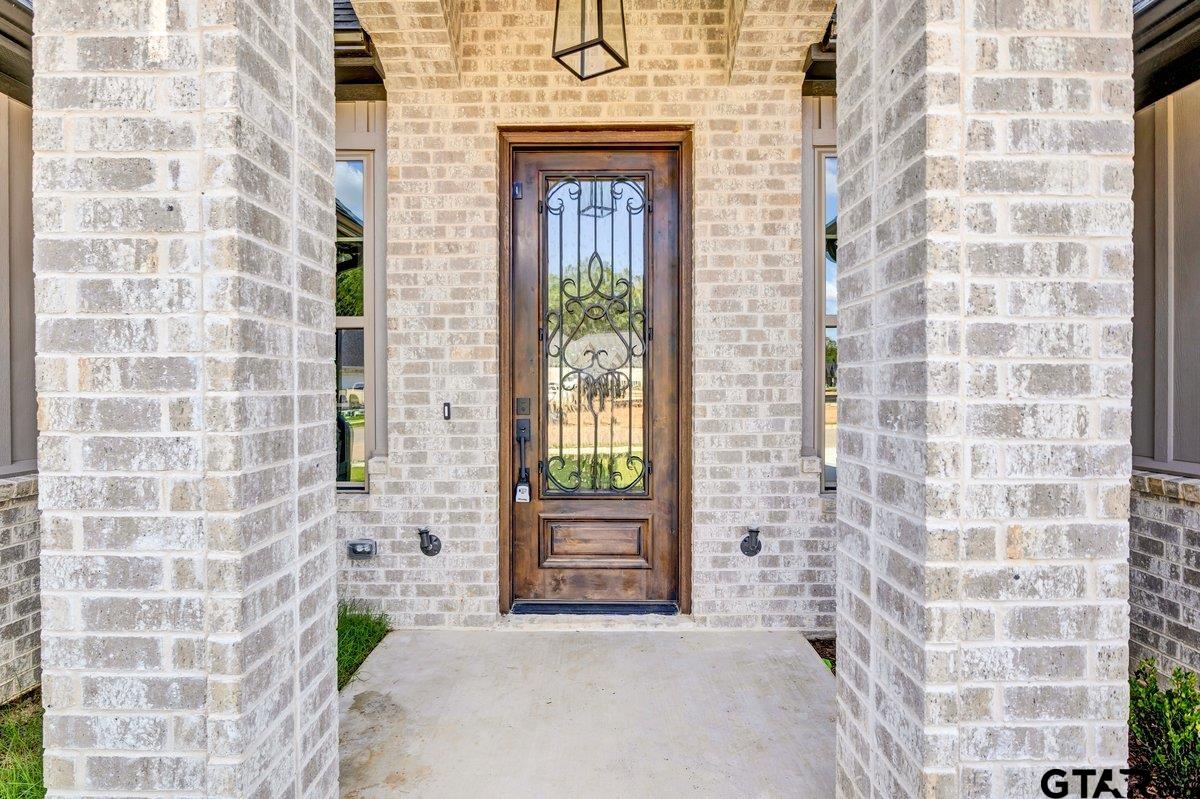 2010 Locklear Ln