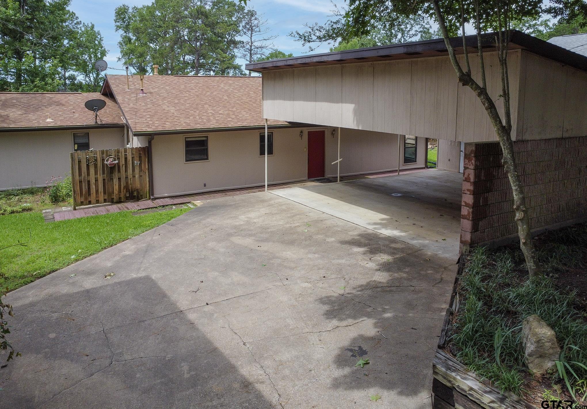 2759 Lake Breeze