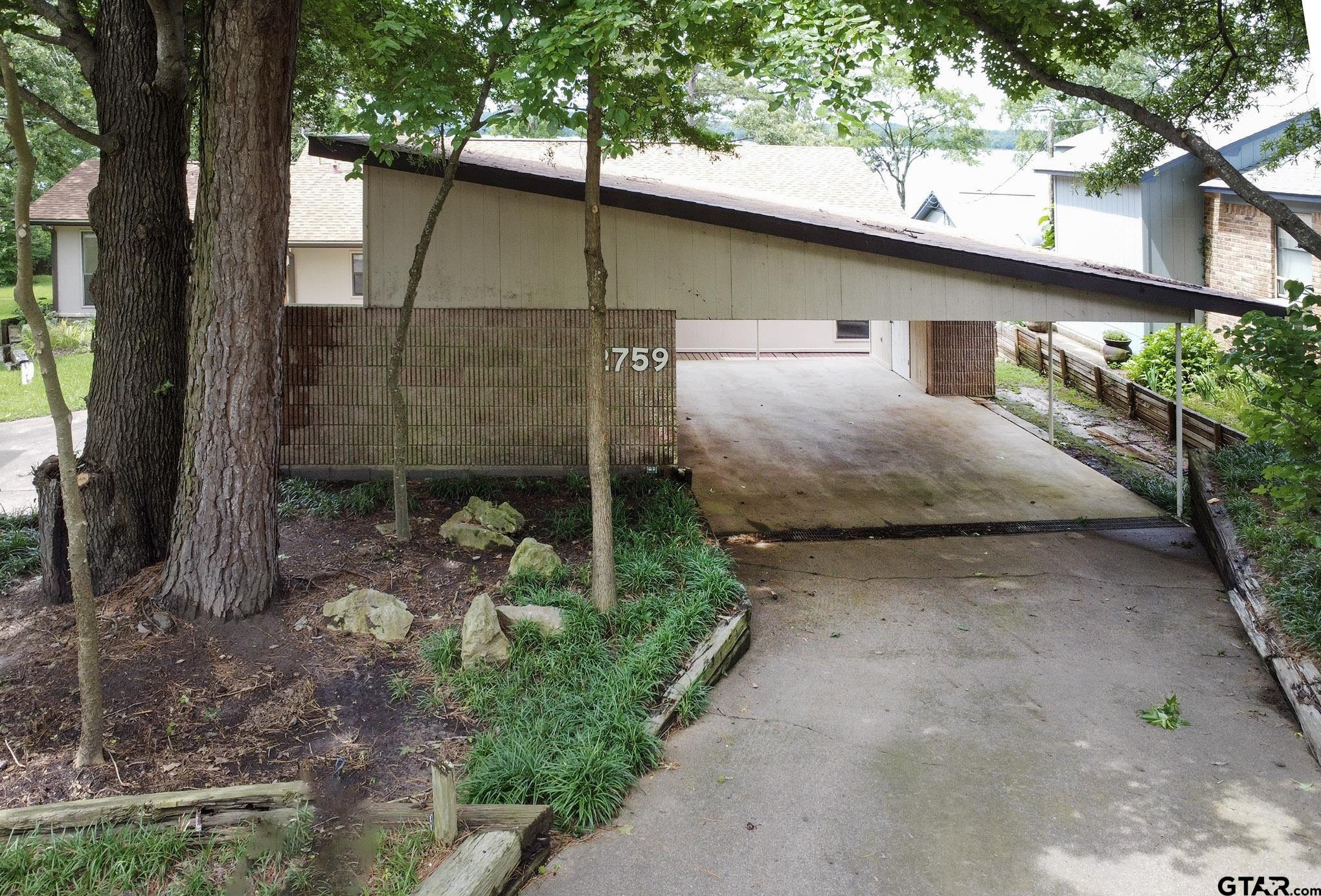 2759 Lake Breeze