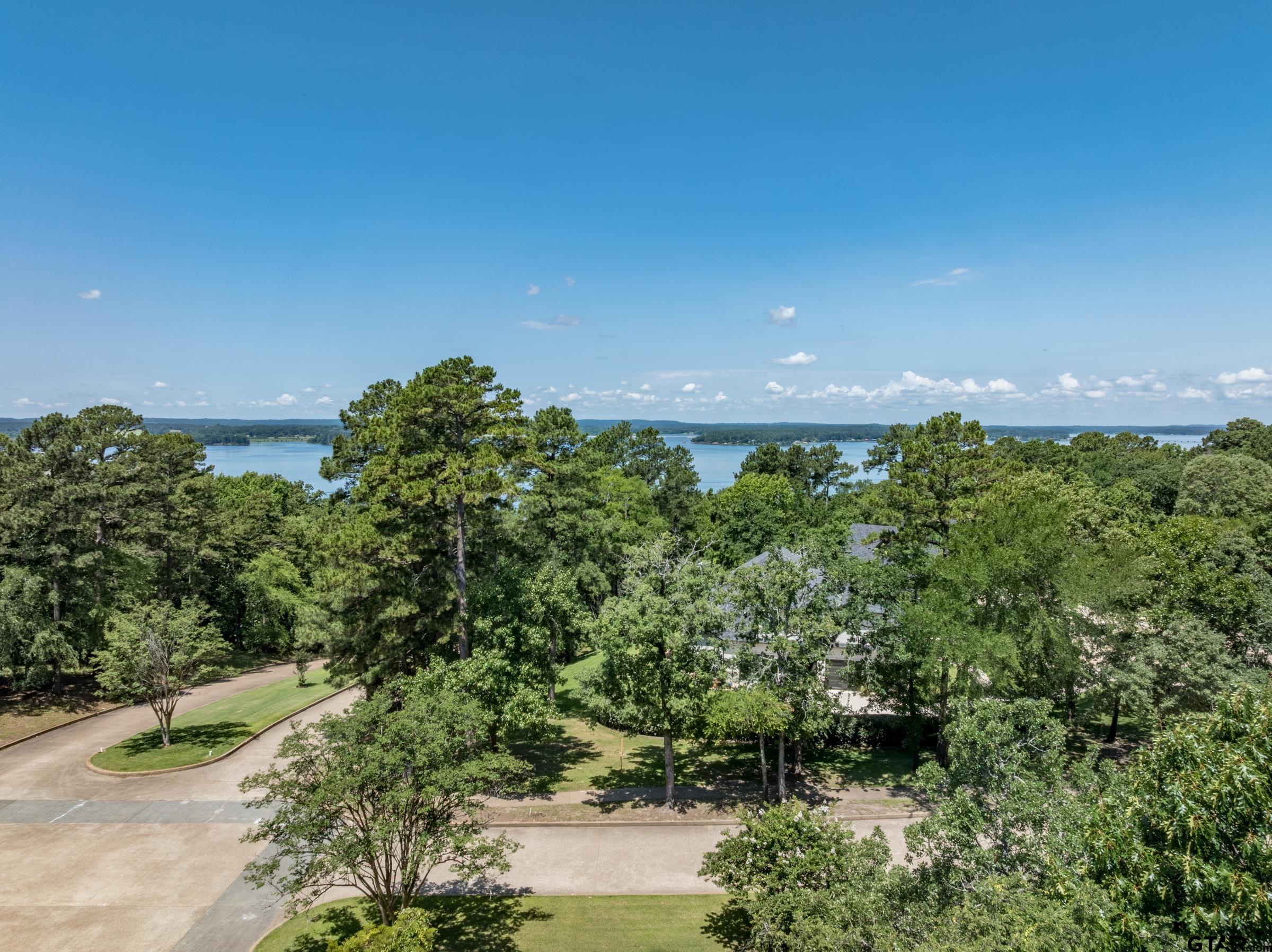 137 EAGLES BLUFF BLVD S