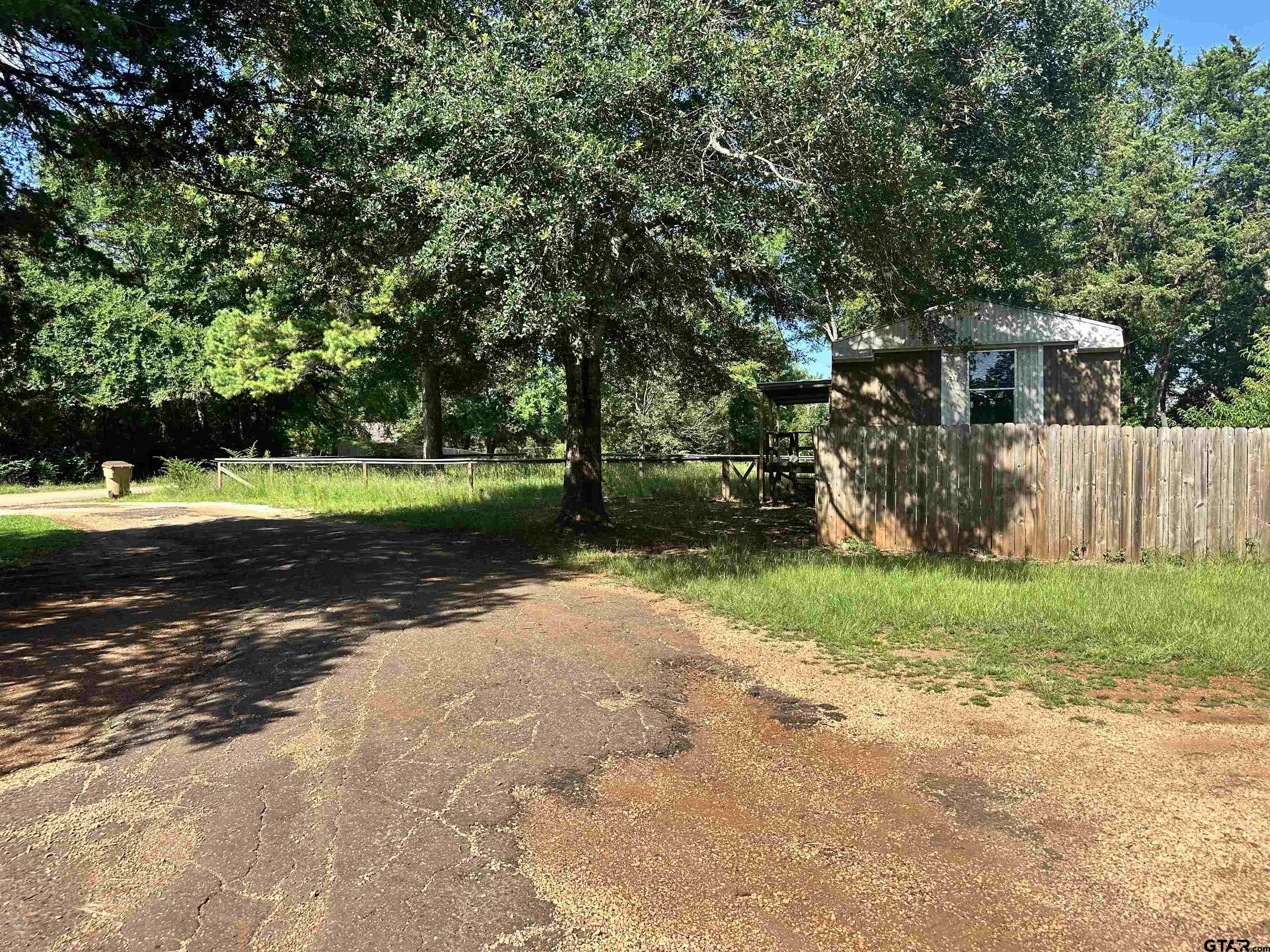 10562 SHADOW WOOD CIR