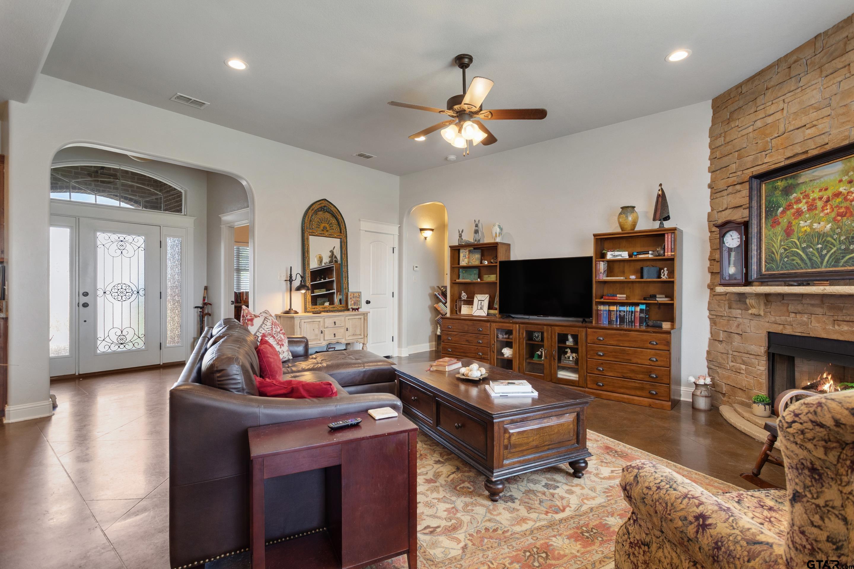 1505 Lucy CIR