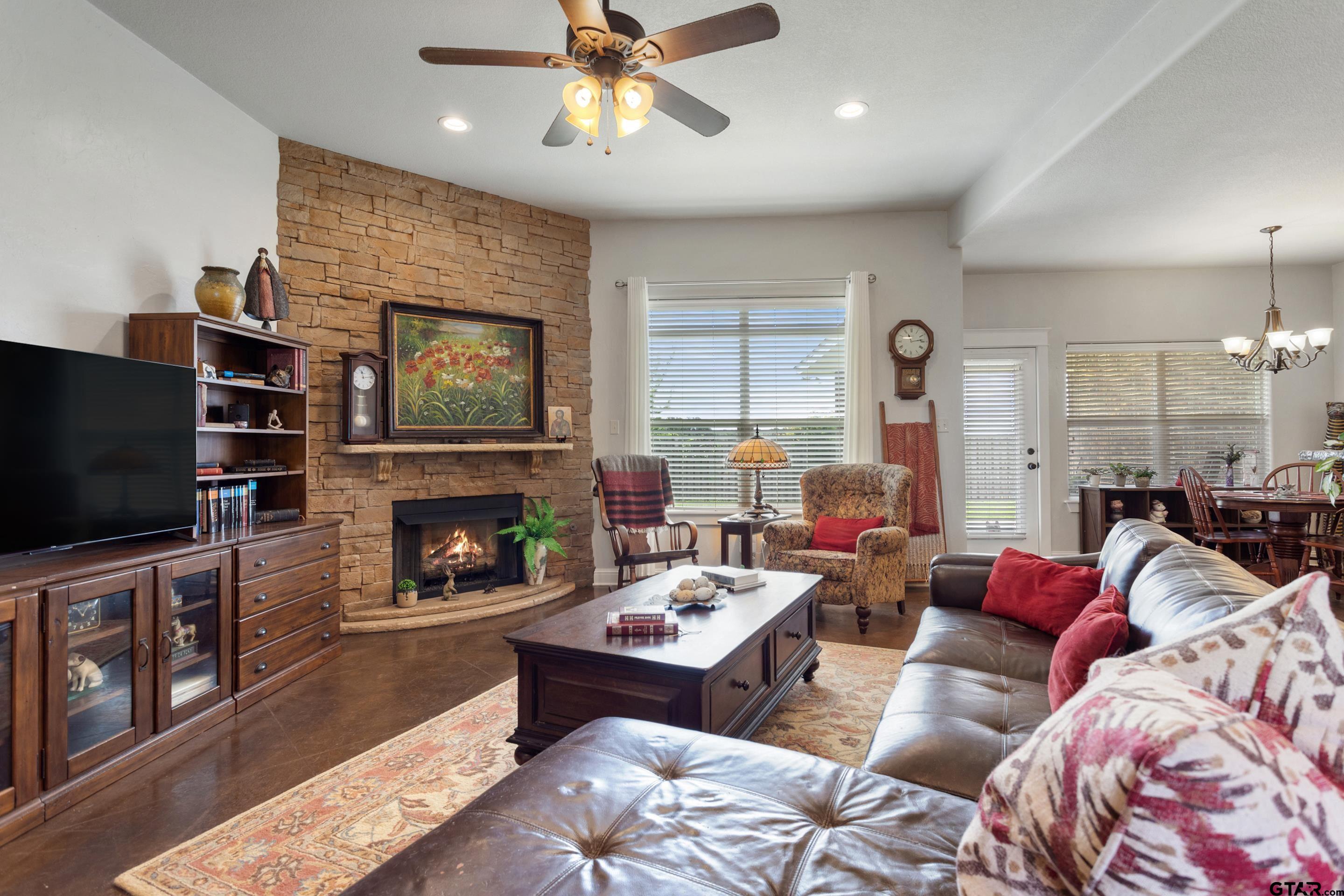 1505 Lucy CIR