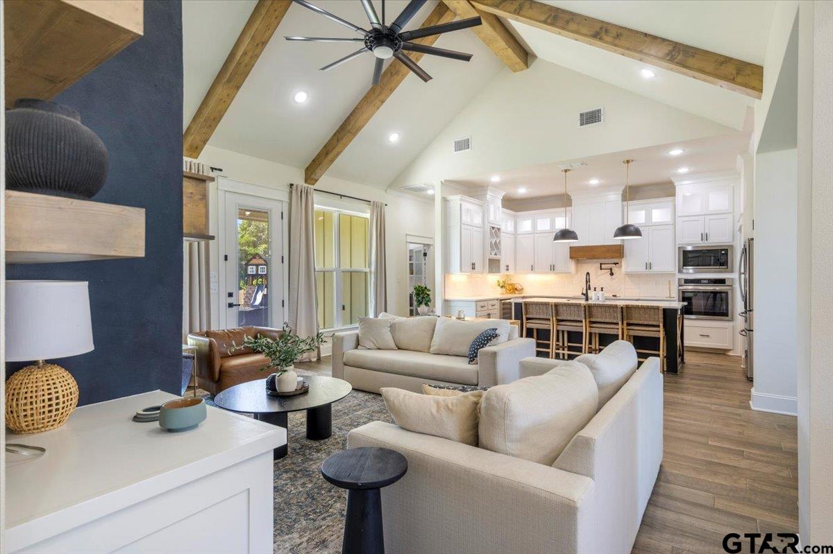12432 Maplewood Dr