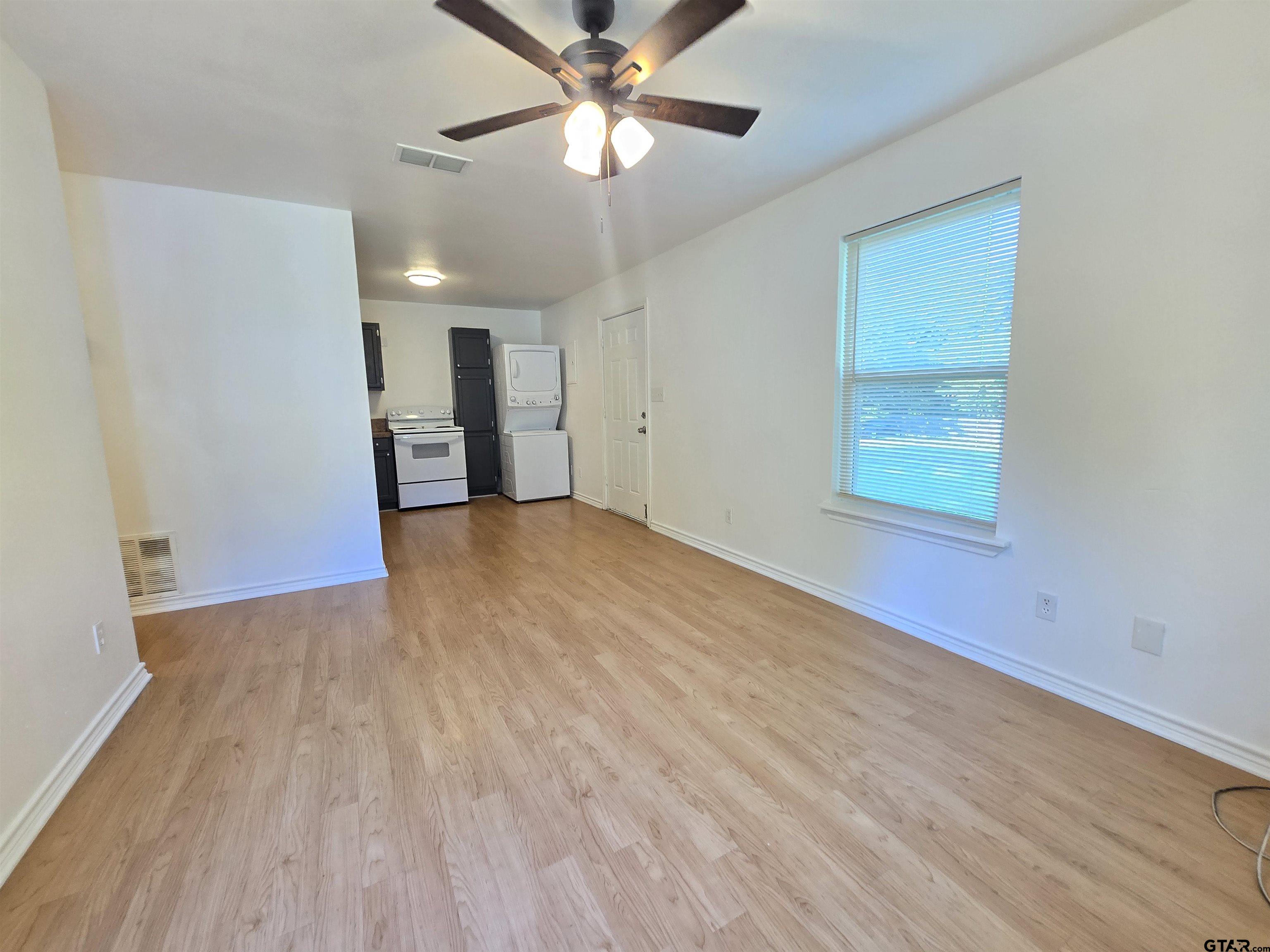 201 W Paschal St