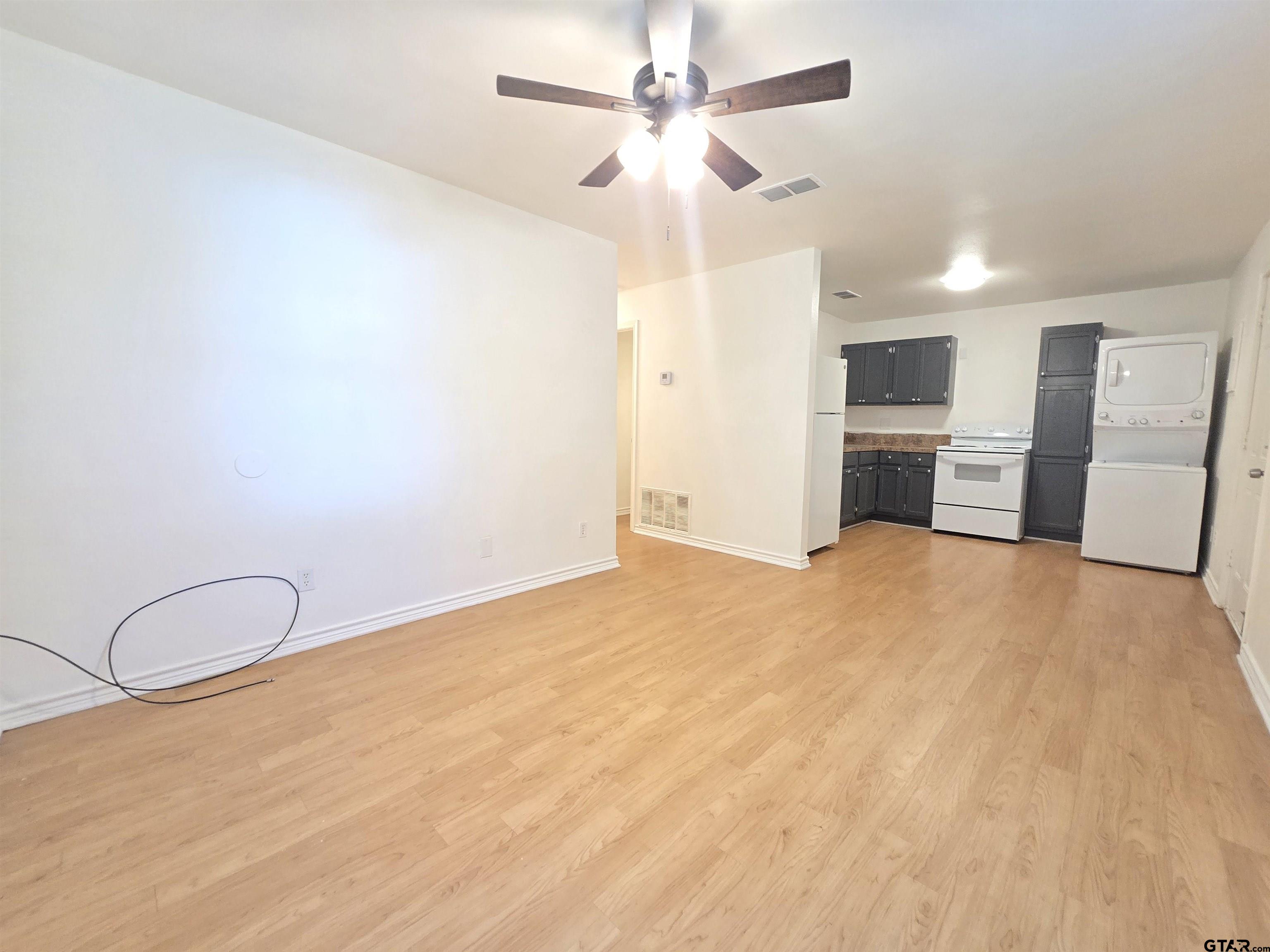 201 W Paschal St