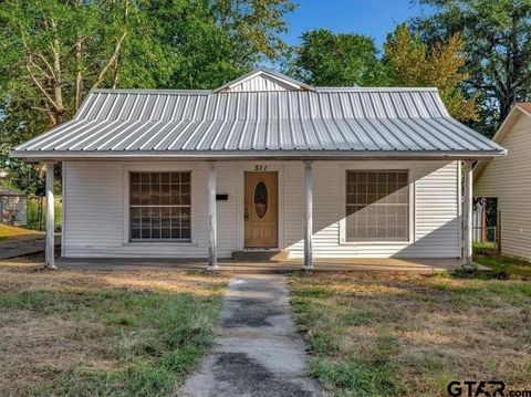 511 Woodlawn Henderson TX 75652