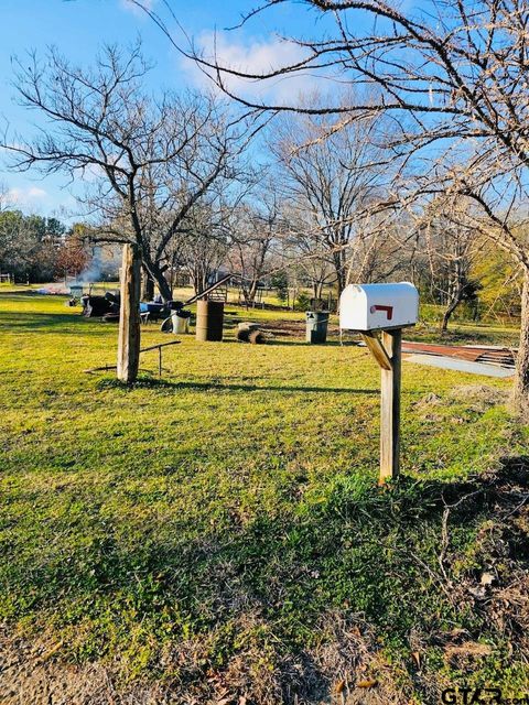 1707 CR 4101 Jacksonville TX 75766