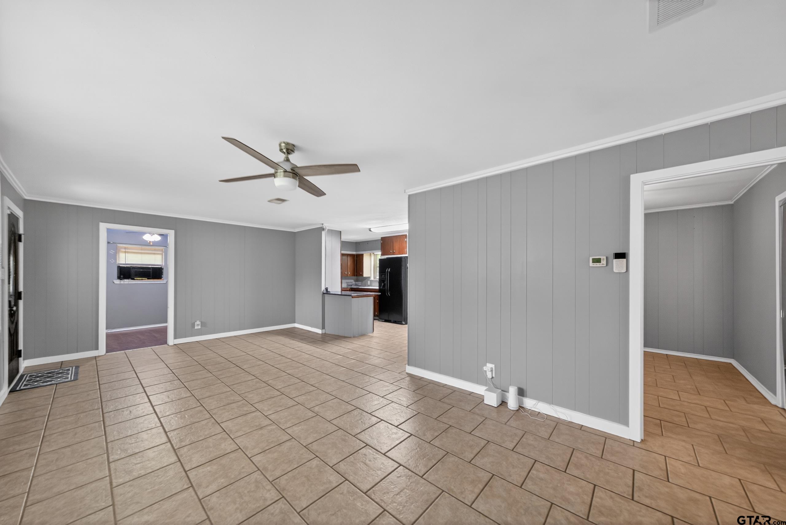 422 Polly St